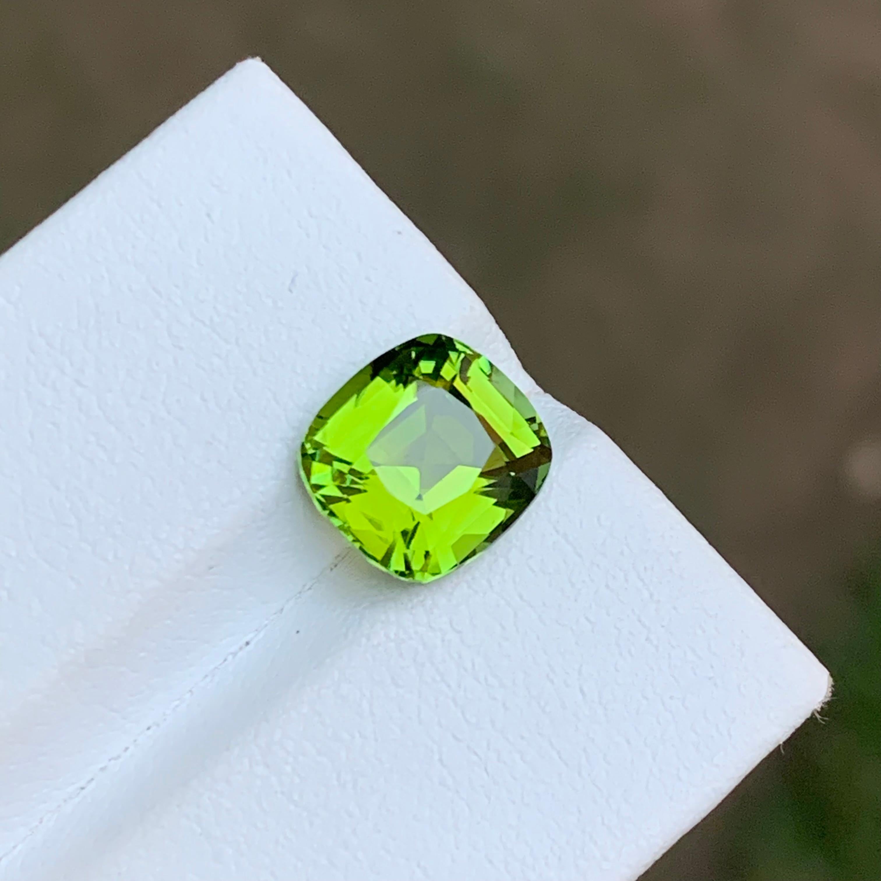 Lime Green Natural Tourmaline Gemstone 3.45 Ct Cushion Cut  Ring, Pendant Jewel For Sale 6