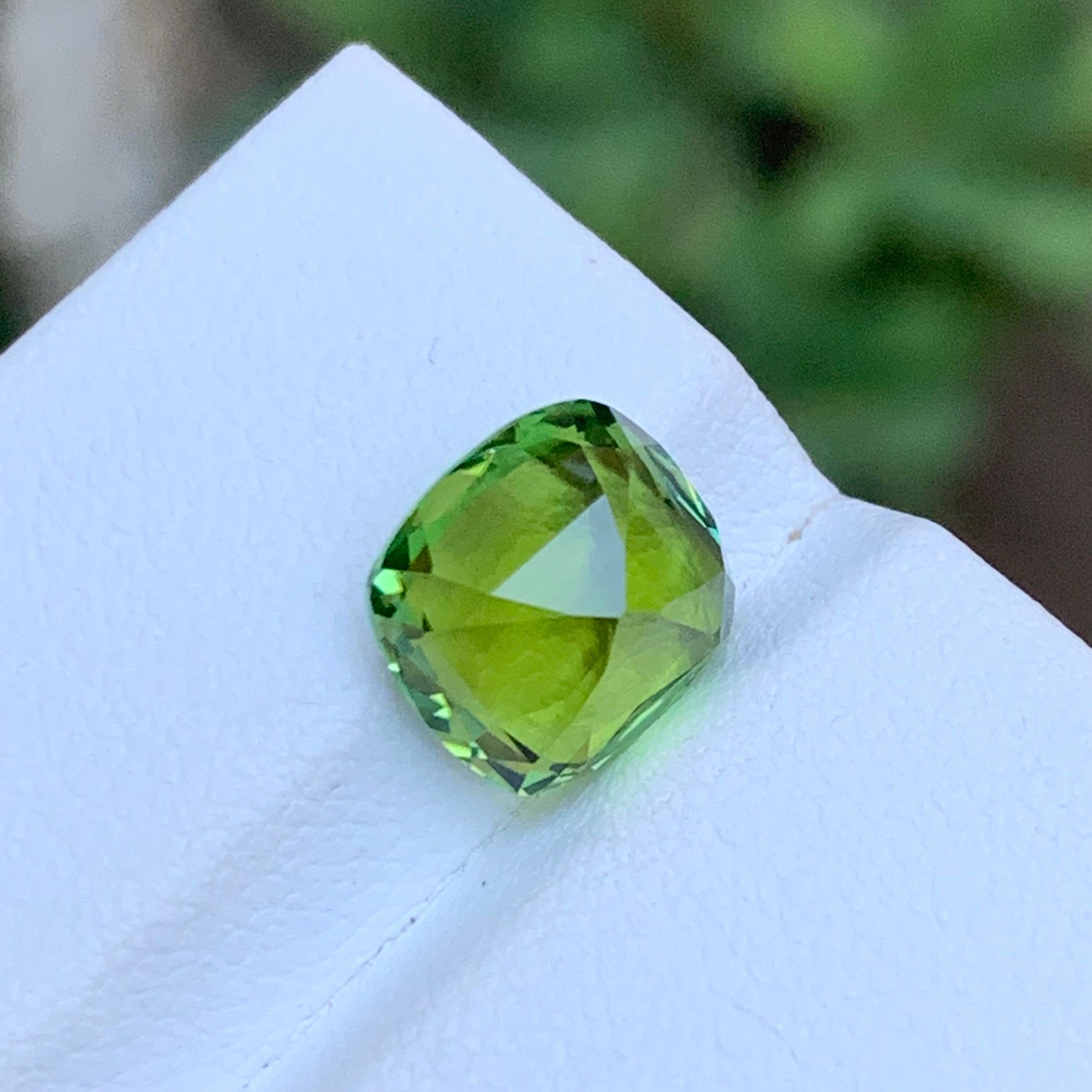 Lime Green Natural Tourmaline Gemstone 3.45 Ct Cushion Cut  Ring, Pendant Jewel In New Condition For Sale In Peshawar, PK