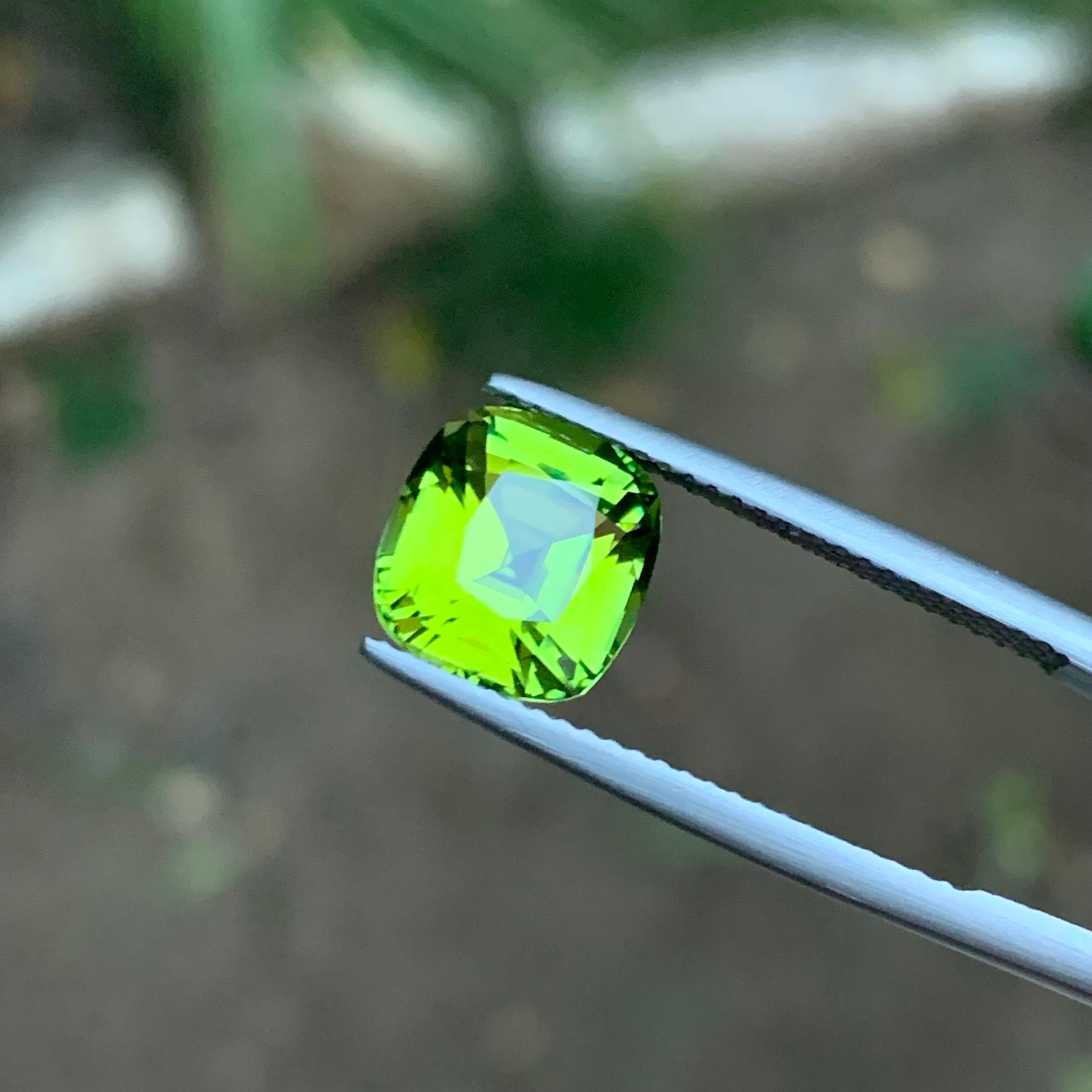 Lime Green Natural Tourmaline Gemstone 3.45 Ct Cushion Cut  Ring, Pendant Jewel For Sale 2