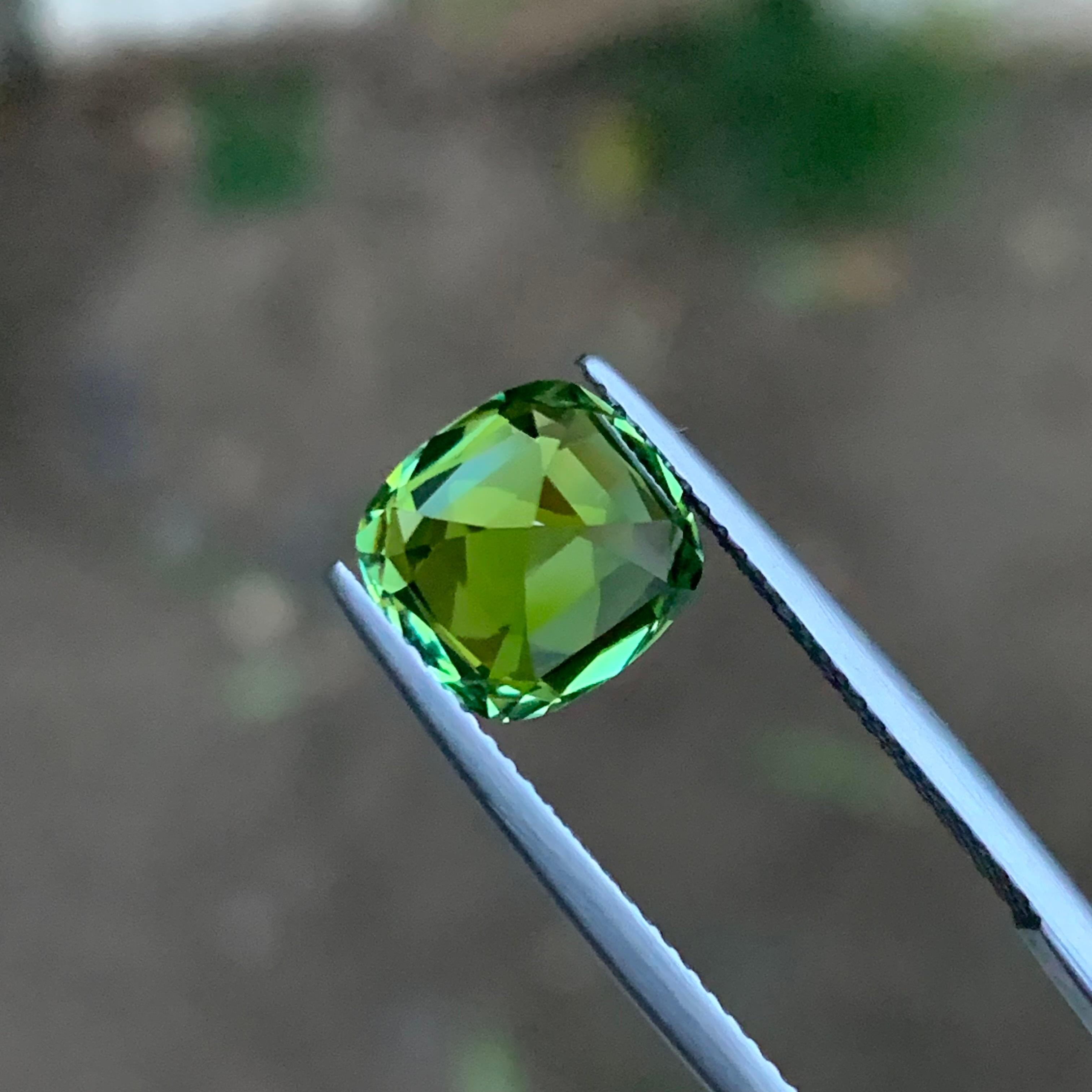 Lime Green Natural Tourmaline Gemstone 3.45 Ct Cushion Cut  Ring, Pendant Jewel For Sale 4