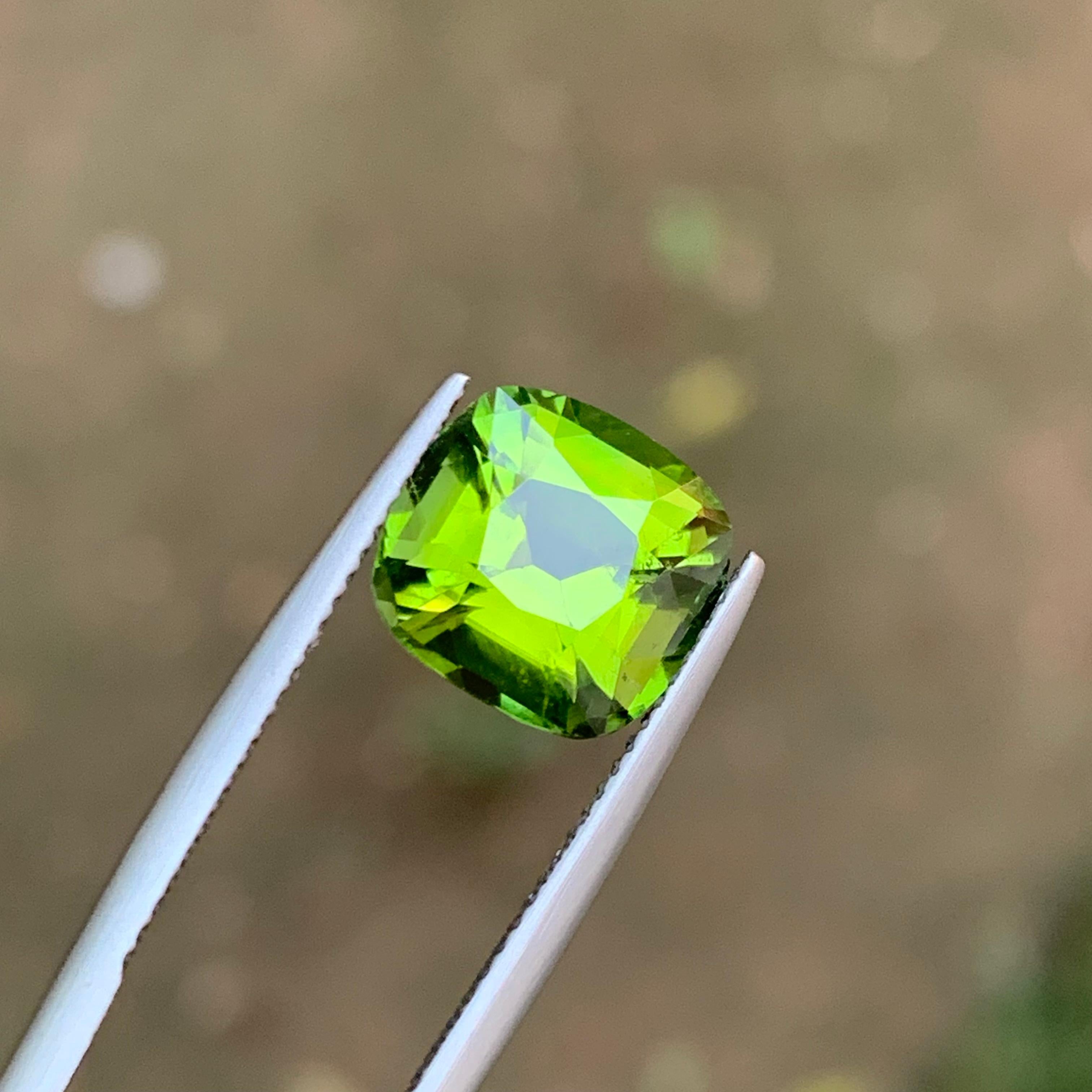 Lime Green Natural Tourmaline Gemstone 5.00 Ct Step Cushion Cut  Ring  Pendant For Sale 5