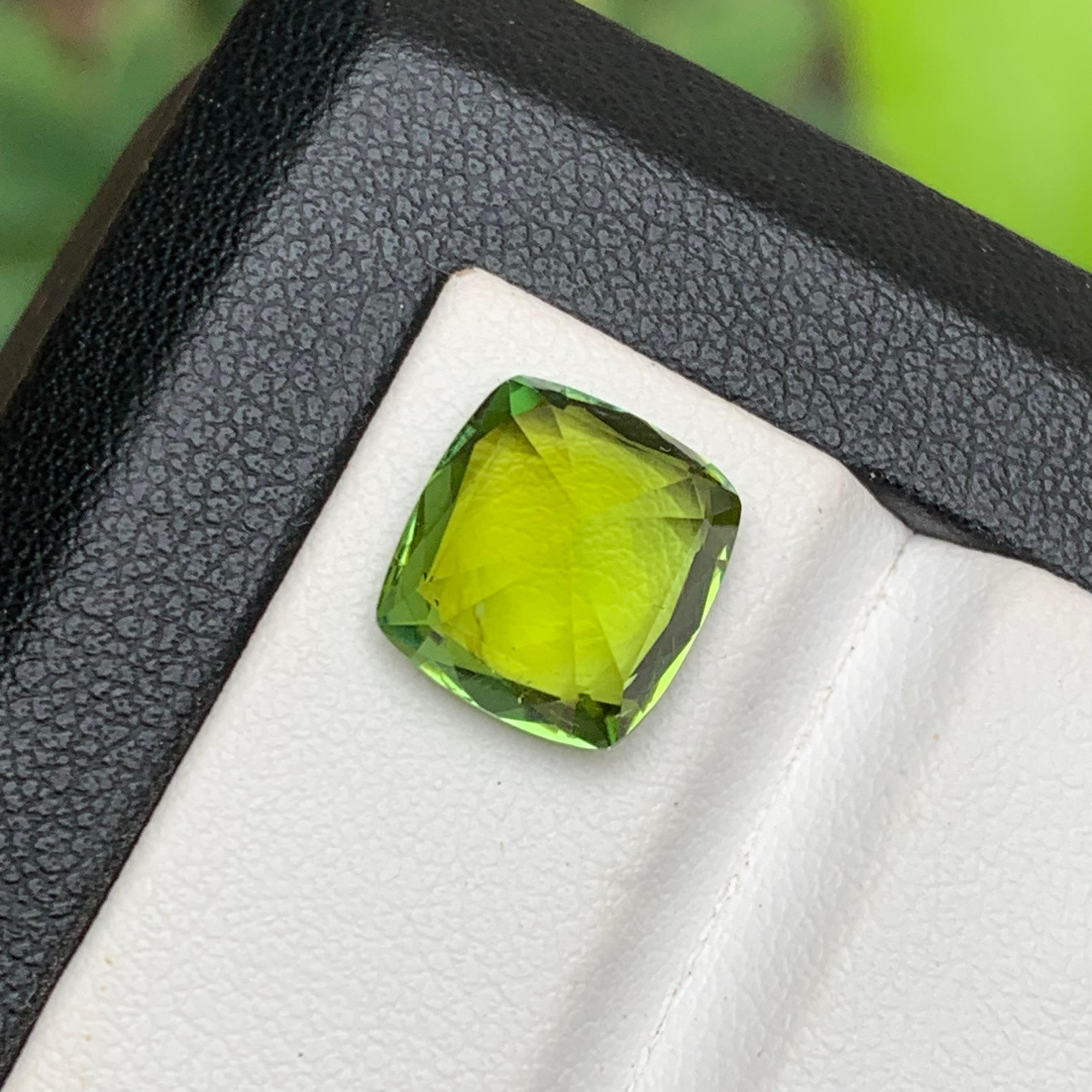 Bague, collier et pendentif tourmaline naturelle vert citron taille coussin de 4,80 carats Neuf - En vente à Peshawar, PK