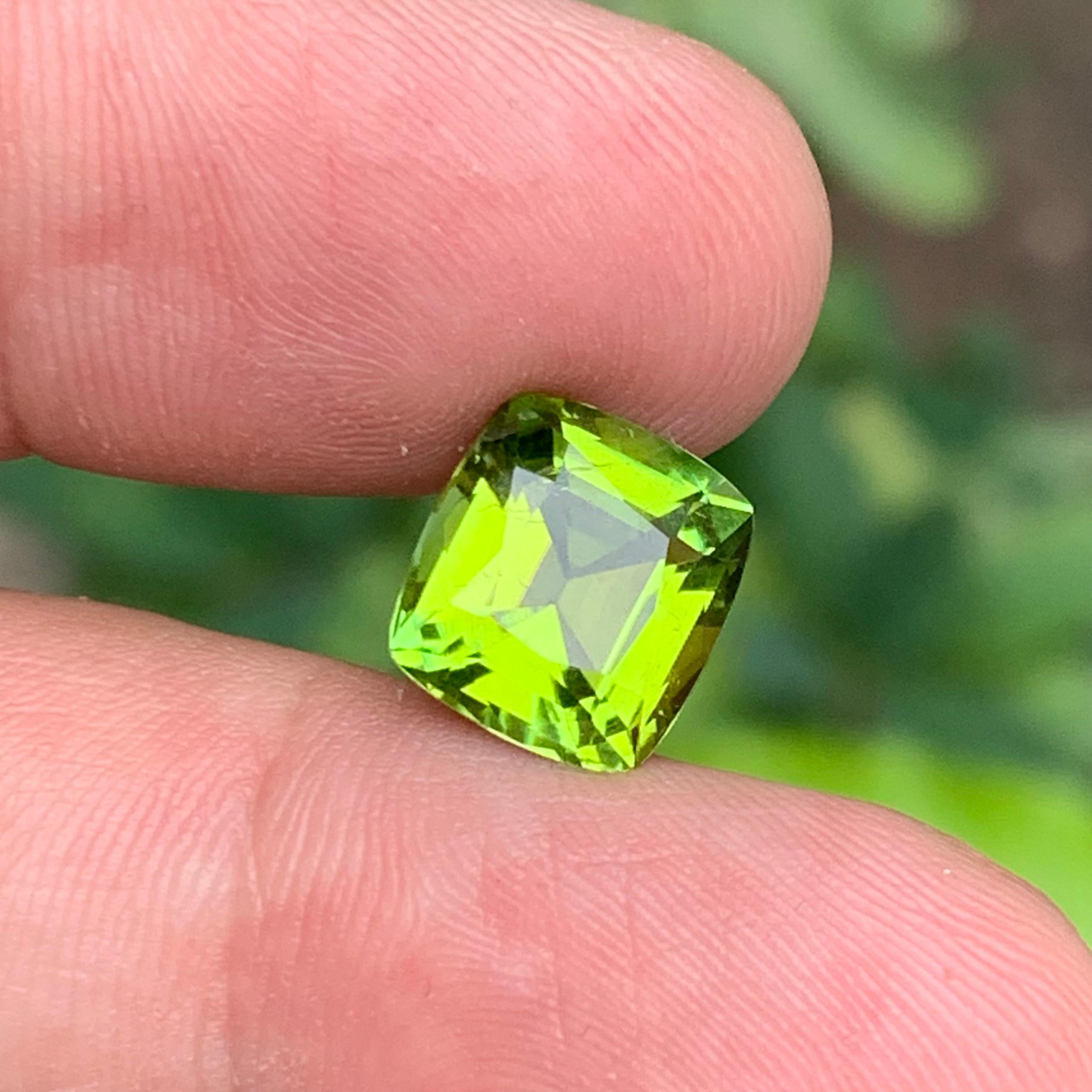 Bague, collier et pendentif tourmaline naturelle vert citron taille coussin de 4,80 carats Unisexe en vente
