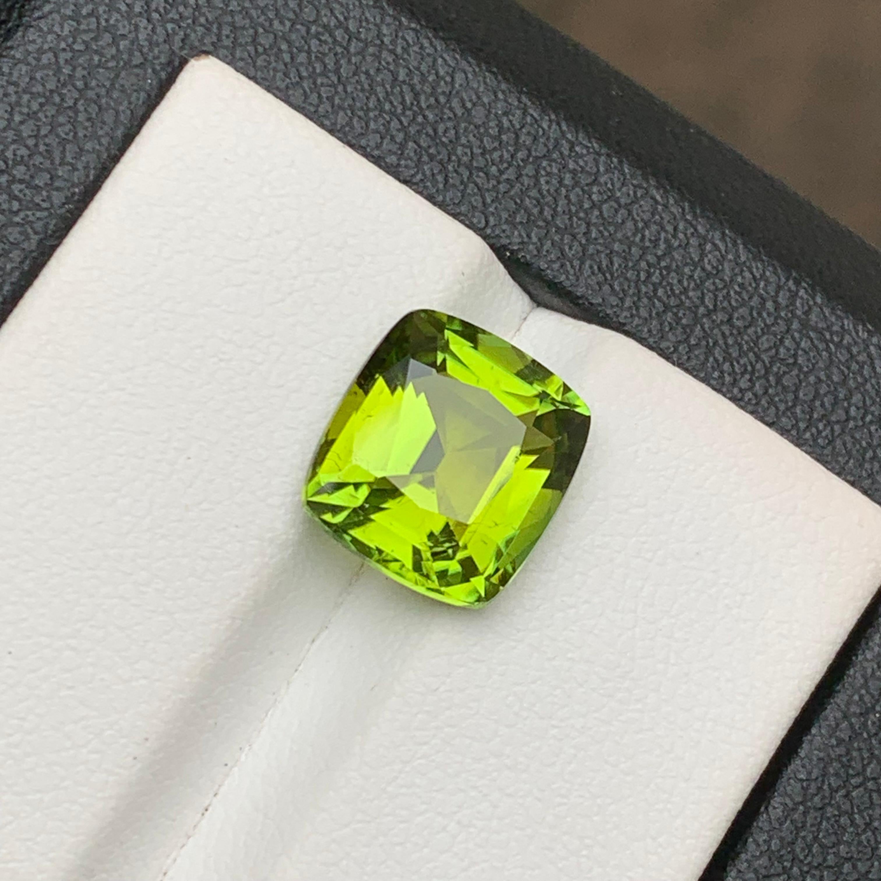 Bague, collier et pendentif tourmaline naturelle vert citron taille coussin de 4,80 carats en vente 2