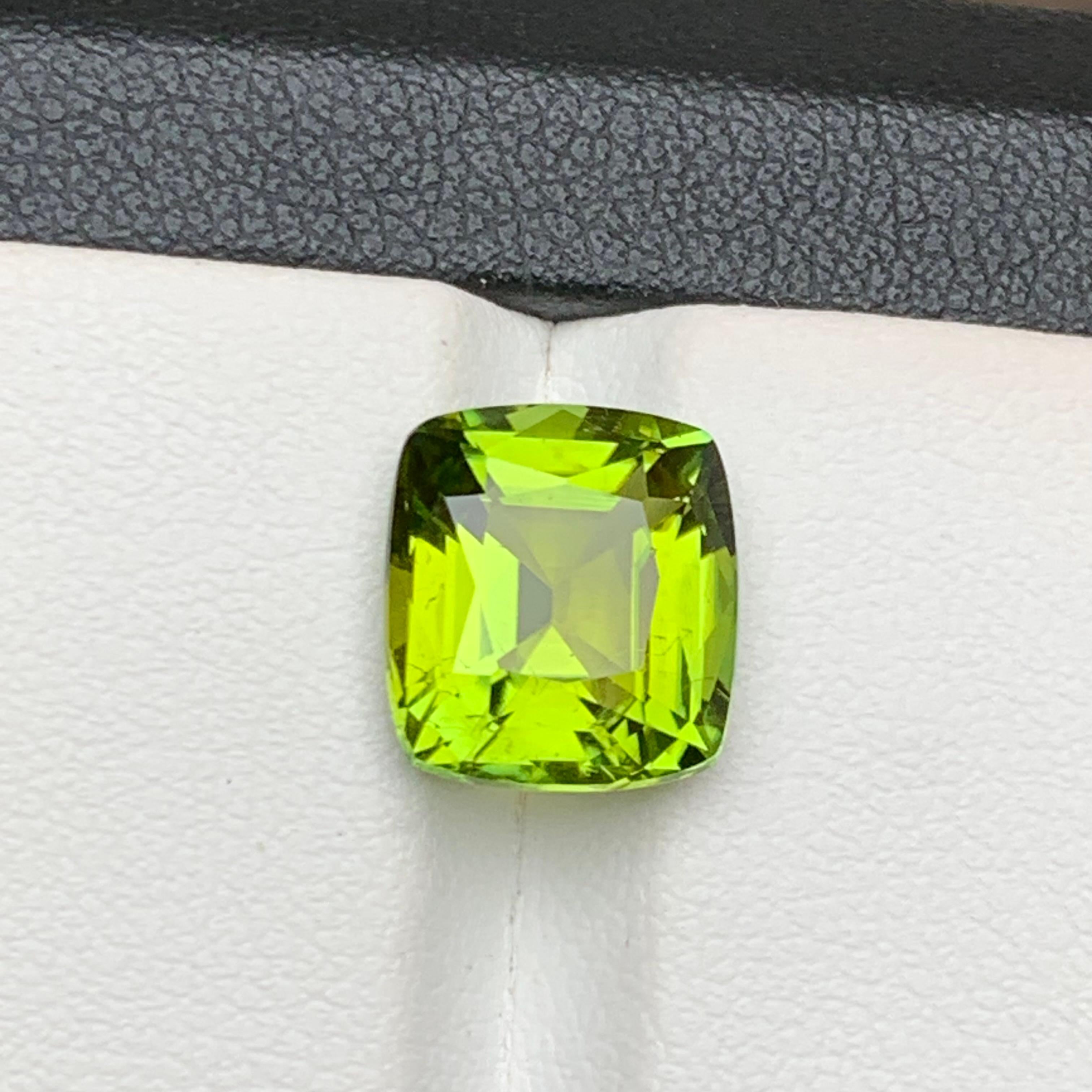 Bague, collier et pendentif tourmaline naturelle vert citron taille coussin de 4,80 carats en vente 3