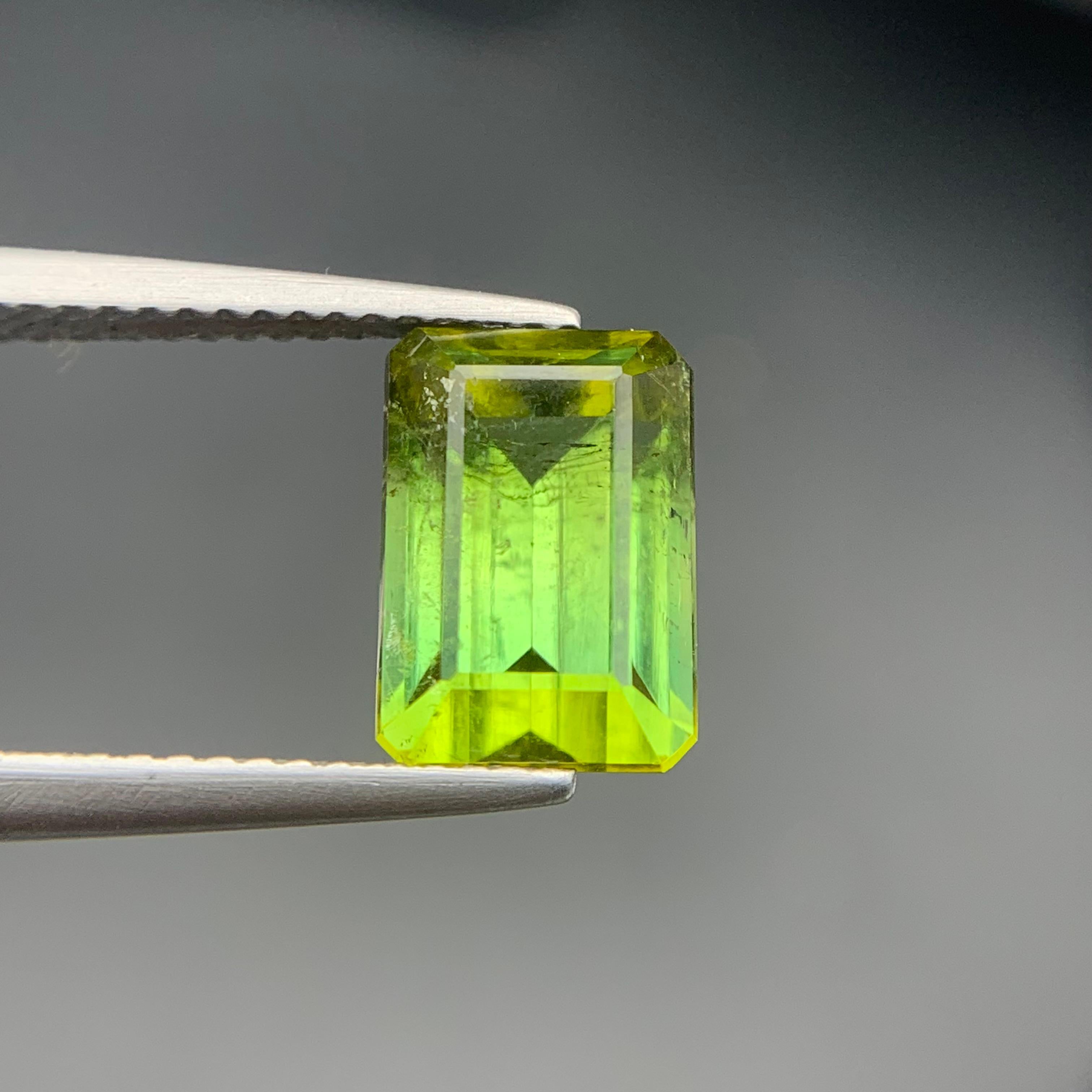 Bague et pendentif en tourmaline naturelle vert citron, pierre précieuse non sertie taille émeraude de 4,85 carats en vente 6