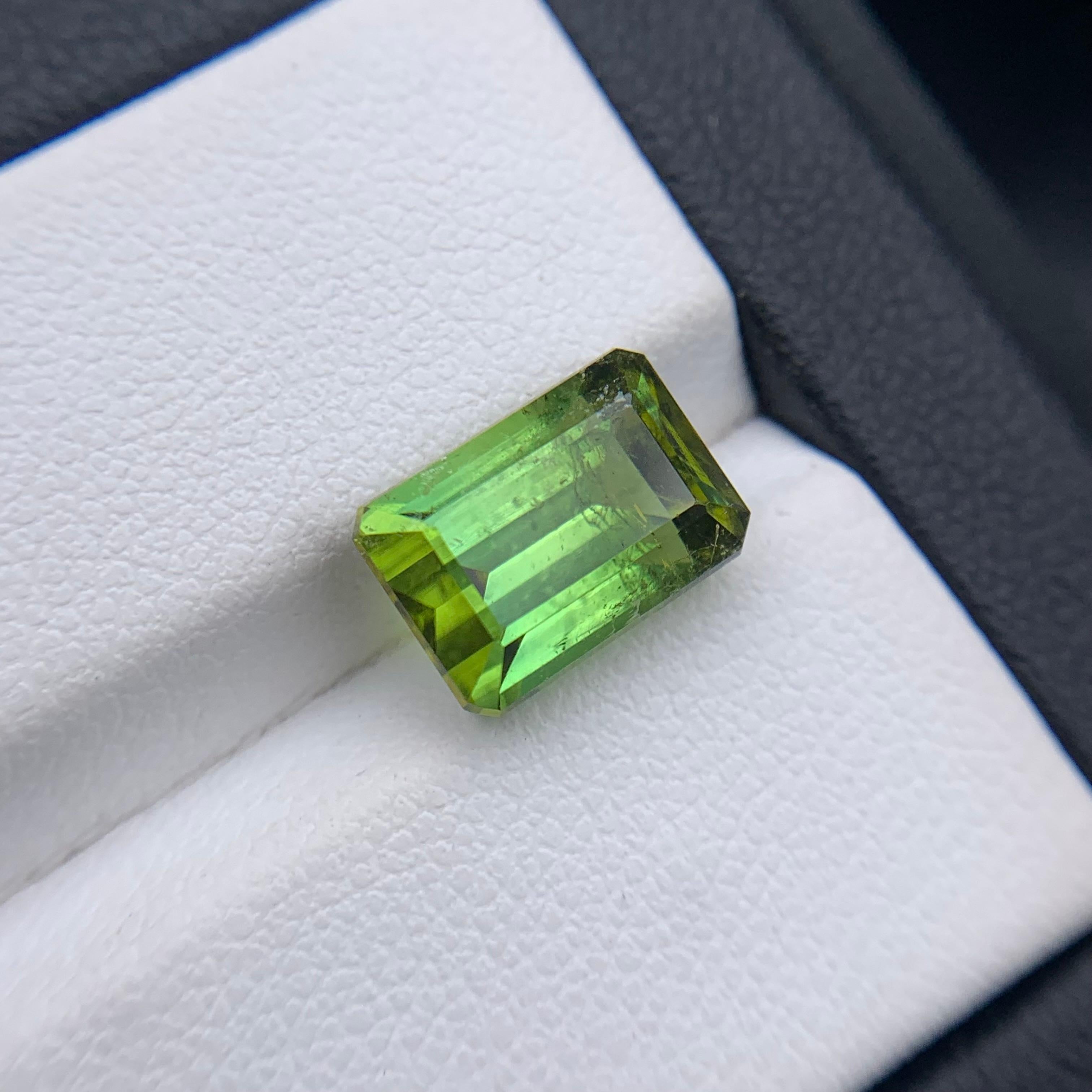 Bague et pendentif en tourmaline naturelle vert citron, pierre précieuse non sertie taille émeraude de 4,85 carats en vente 7