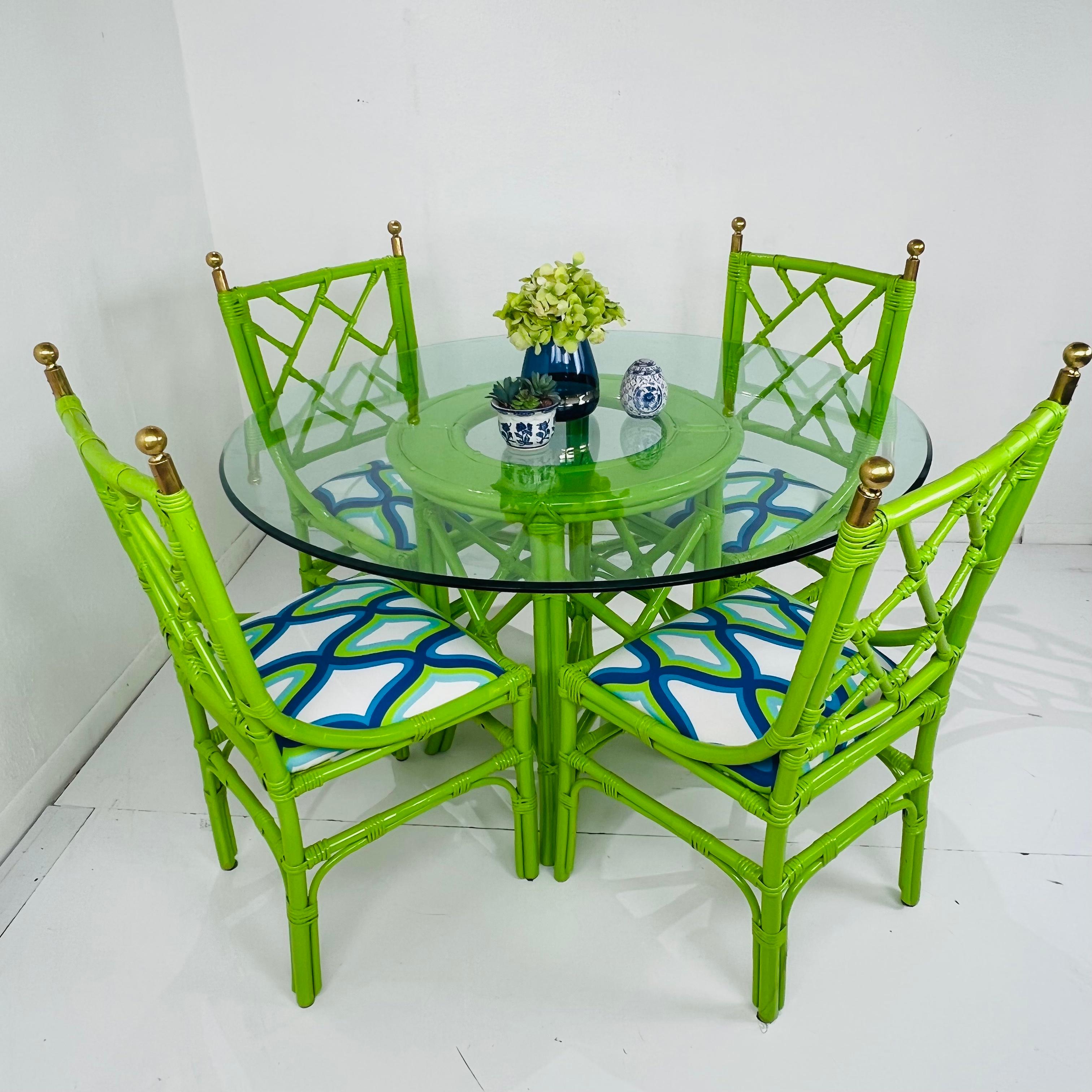 Garten-Set aus 4 chinesischen Chippendale-Stühlen und Glasplatte in Limonengrün (Chinese Chippendale) im Angebot