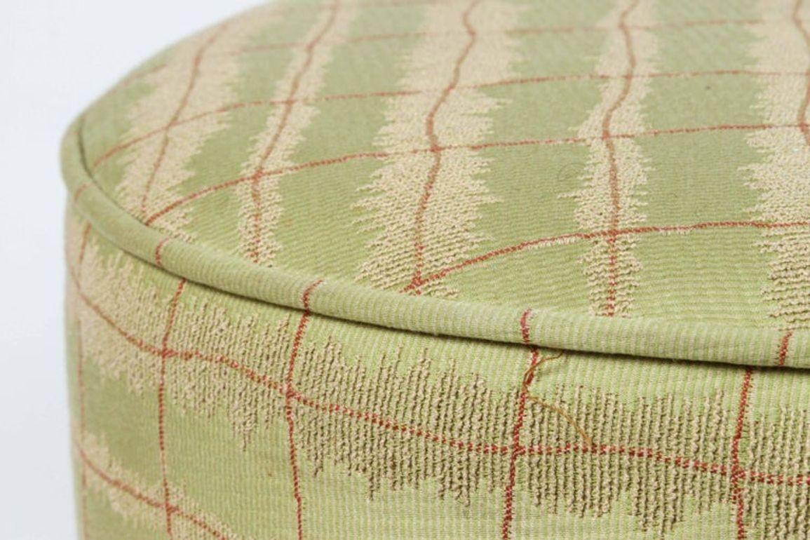 Lime Green Runder marokkanischer Art Deco Polsterhocker (Marokkanisch) im Angebot