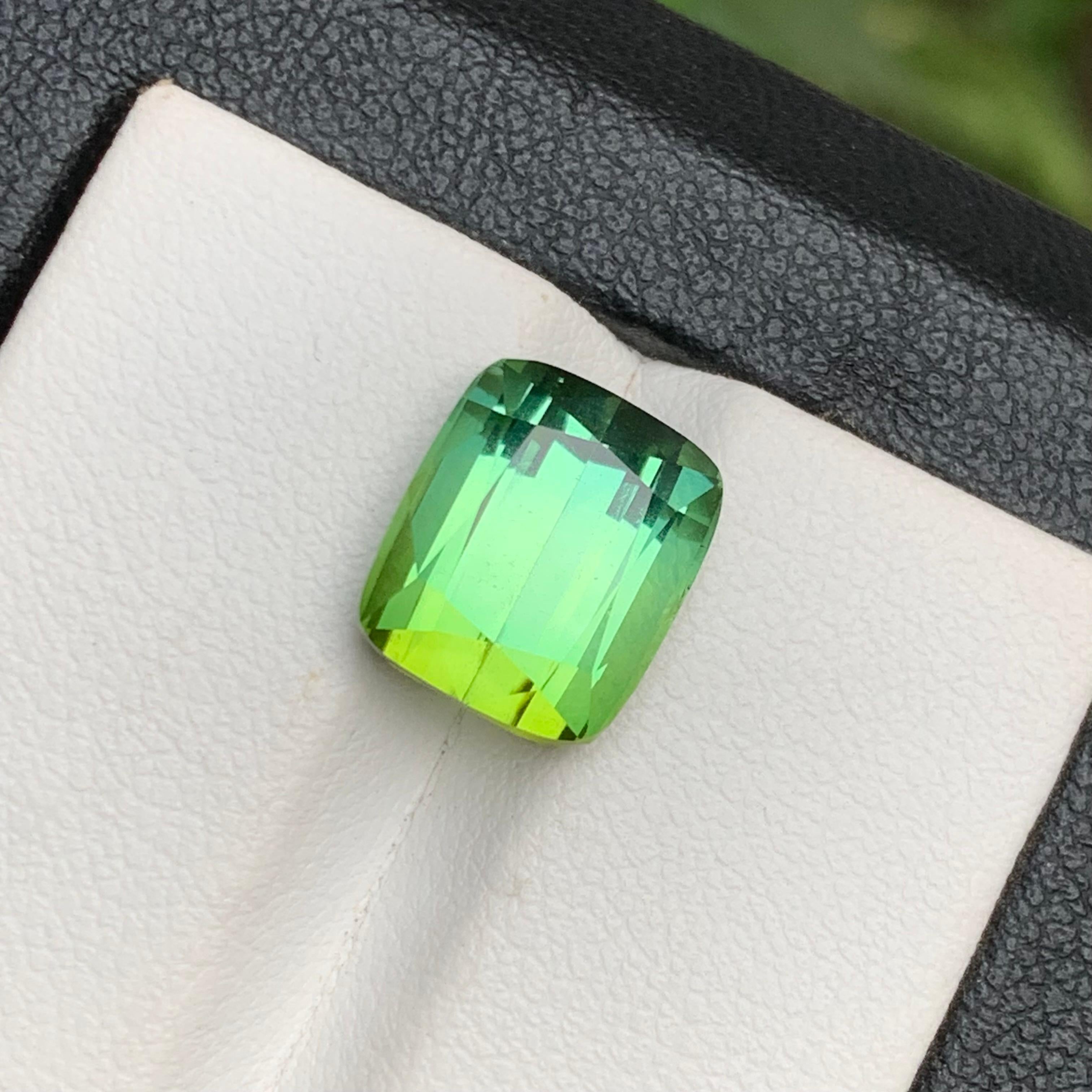 Lime Green Two Tone Natural Tourmaline Ring Loose Gemstone 6.50 Ct Cushion Cut For Sale 5