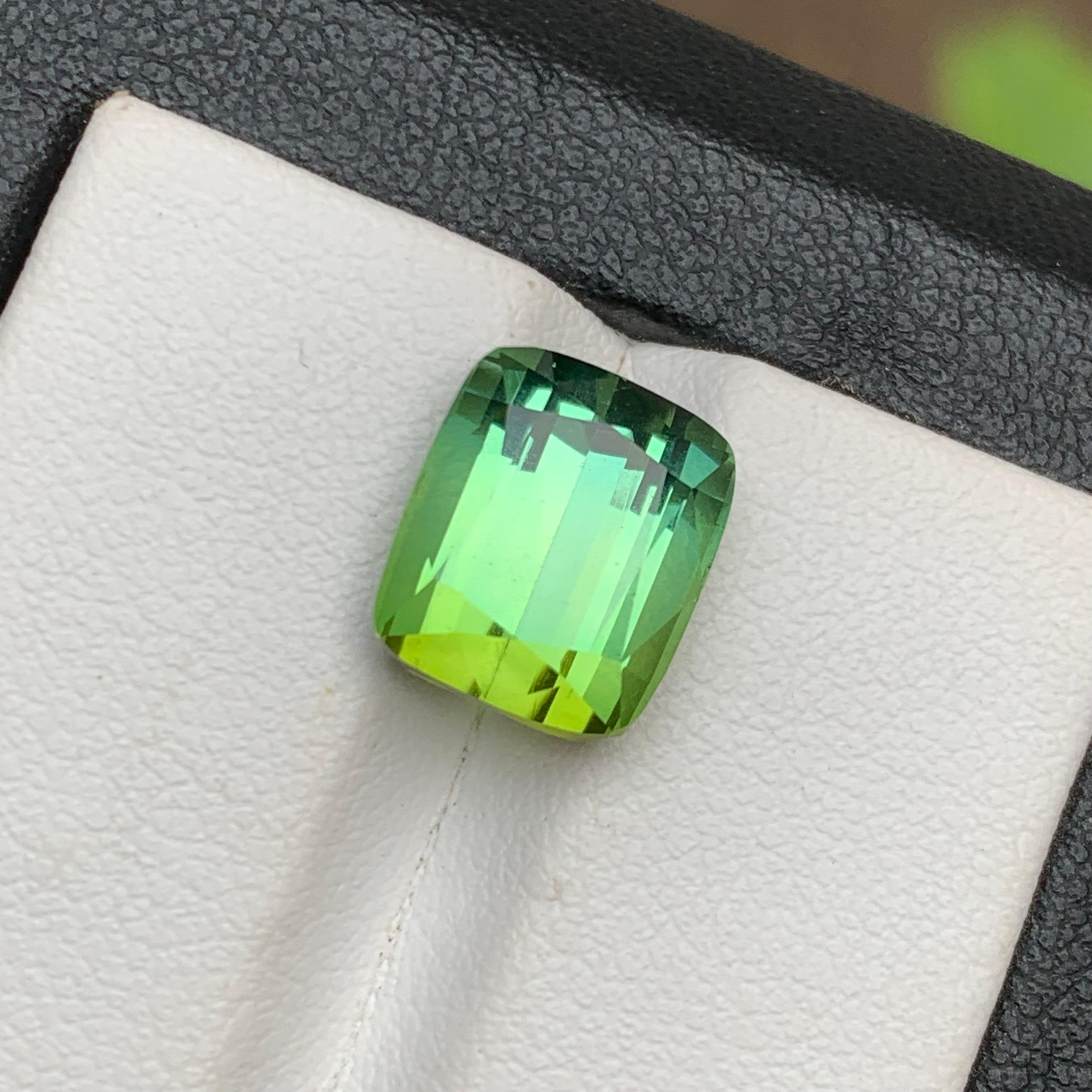 Lime Green Two Tone Natural Tourmaline Ring Loose Gemstone 6.50 Ct Cushion Cut For Sale 1