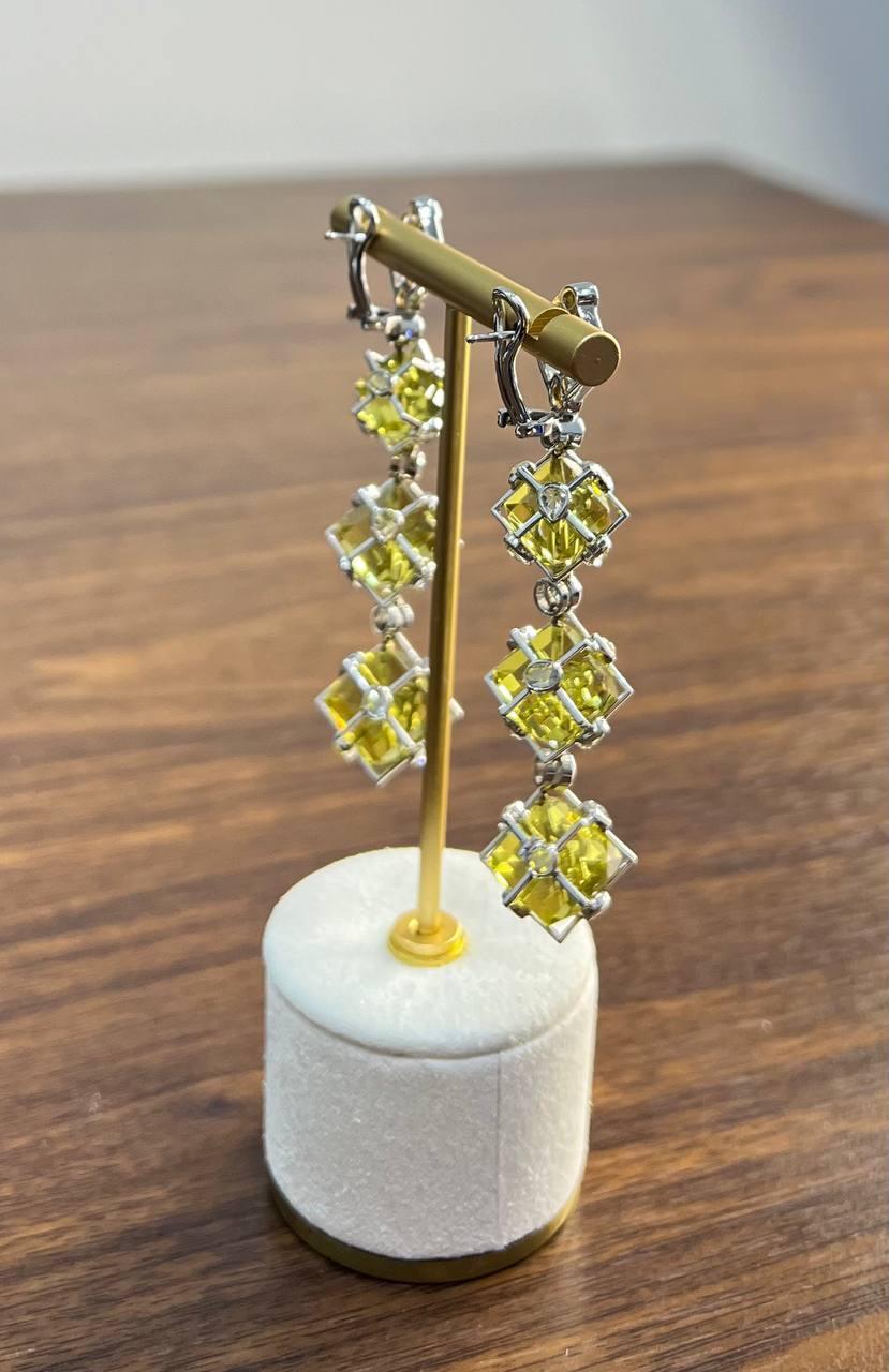 Orecchini a goccia con diamante in oro bianco 18 carati con dichiarazione di Lime Lemon Yellow Quartz in vendita 5