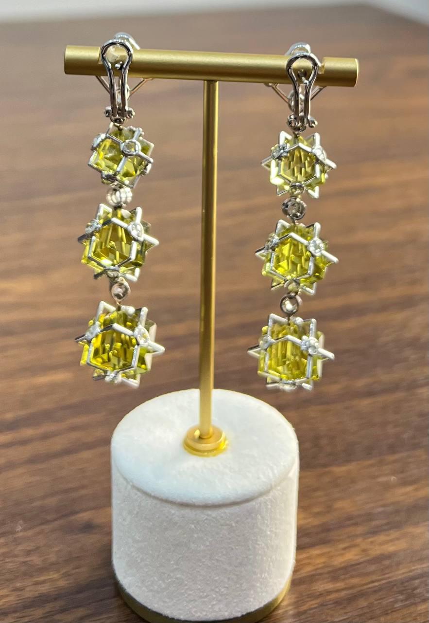 Orecchini a goccia con diamante in oro bianco 18 carati con dichiarazione di Lime Lemon Yellow Quartz in vendita 1