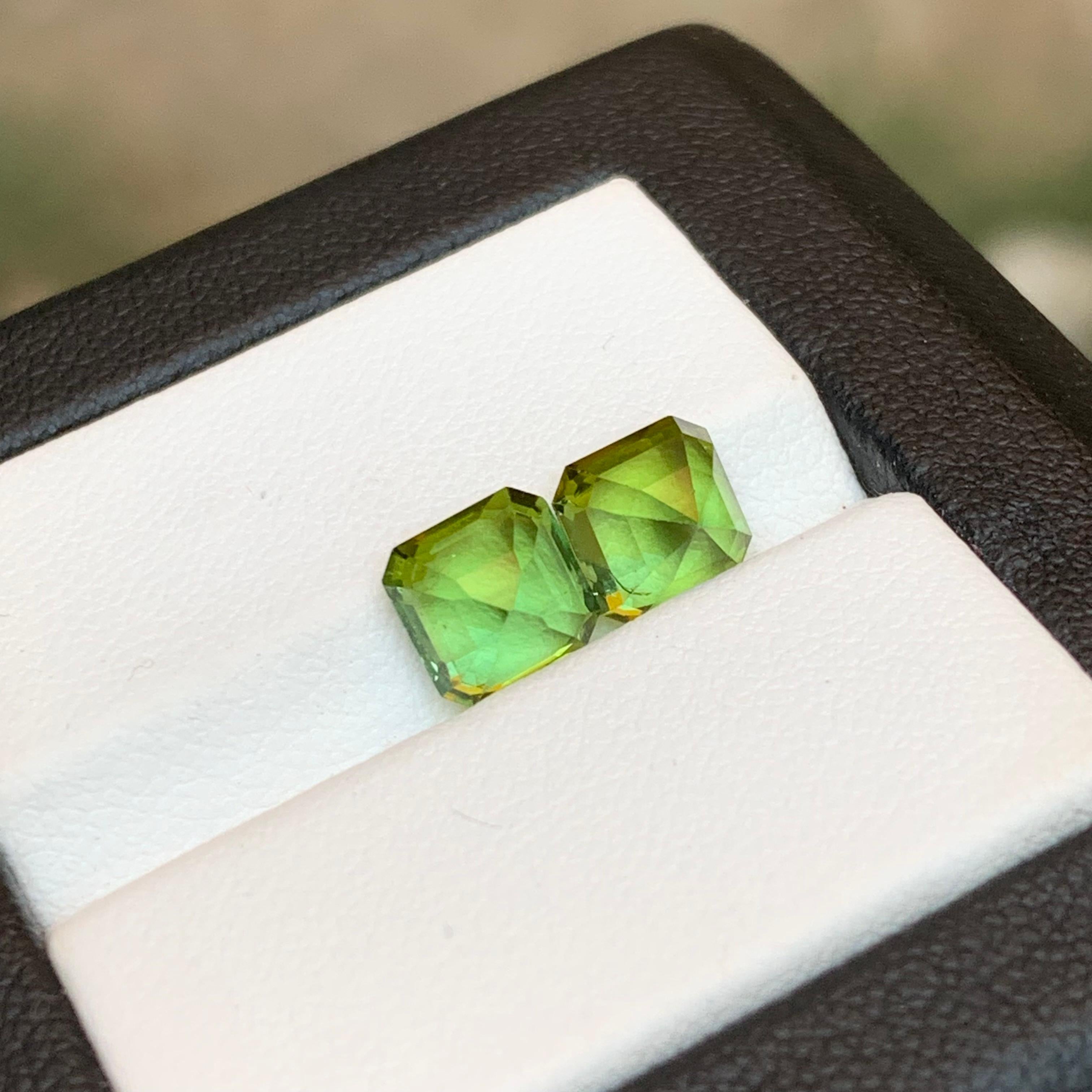 Femenino o masculino Juego de gemas sueltas de turmalina natural de color verde menta lima de 3,55 qt talla Asscher en venta