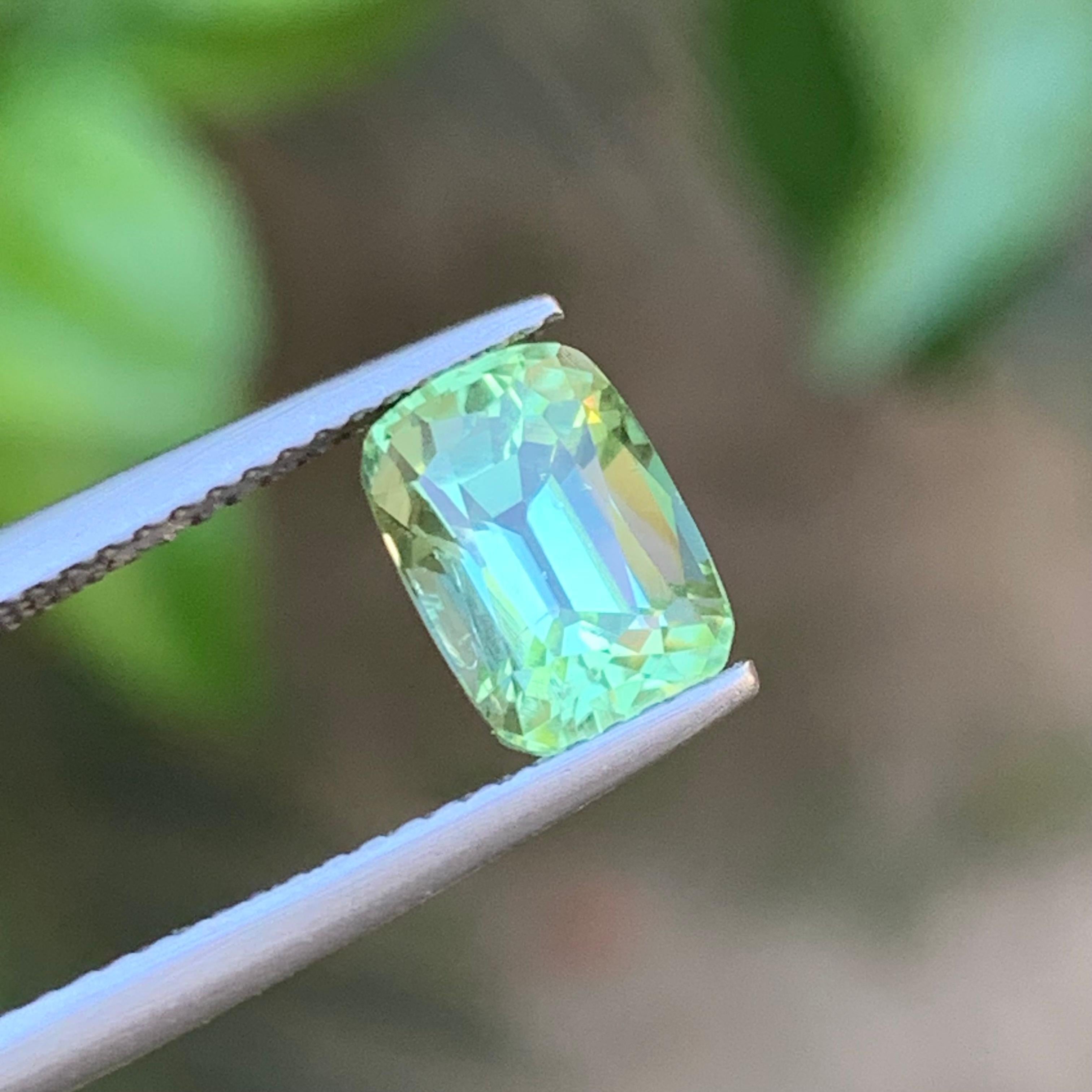 Lime Mint Green Natural Tourmaline Ring Loose Gemstone 2.05 Ct Cushion Cut-Jewel In New Condition For Sale In Peshawar, PK