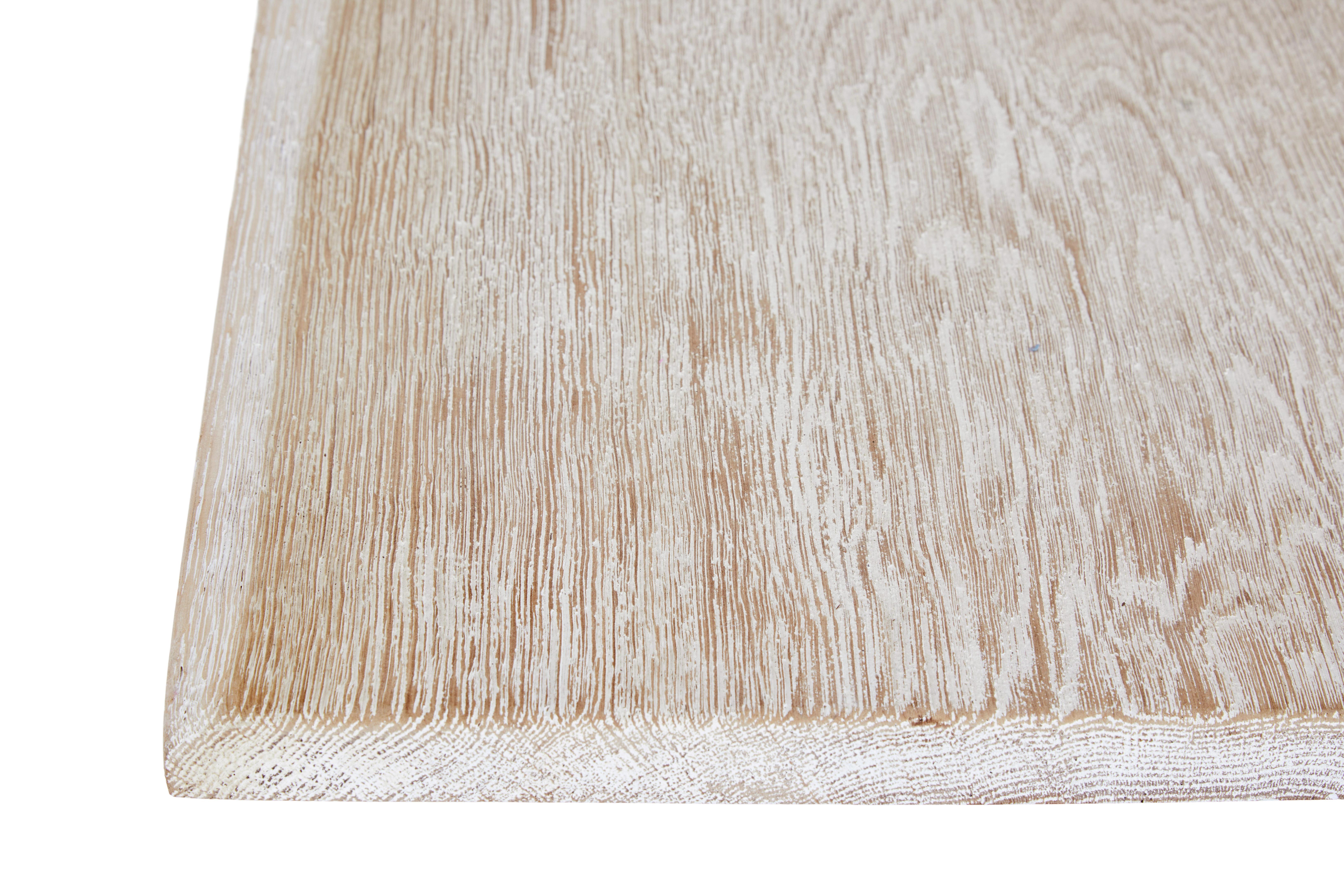 Chêne Table de salle à manger en chêne chaulé avec support balustre en vente