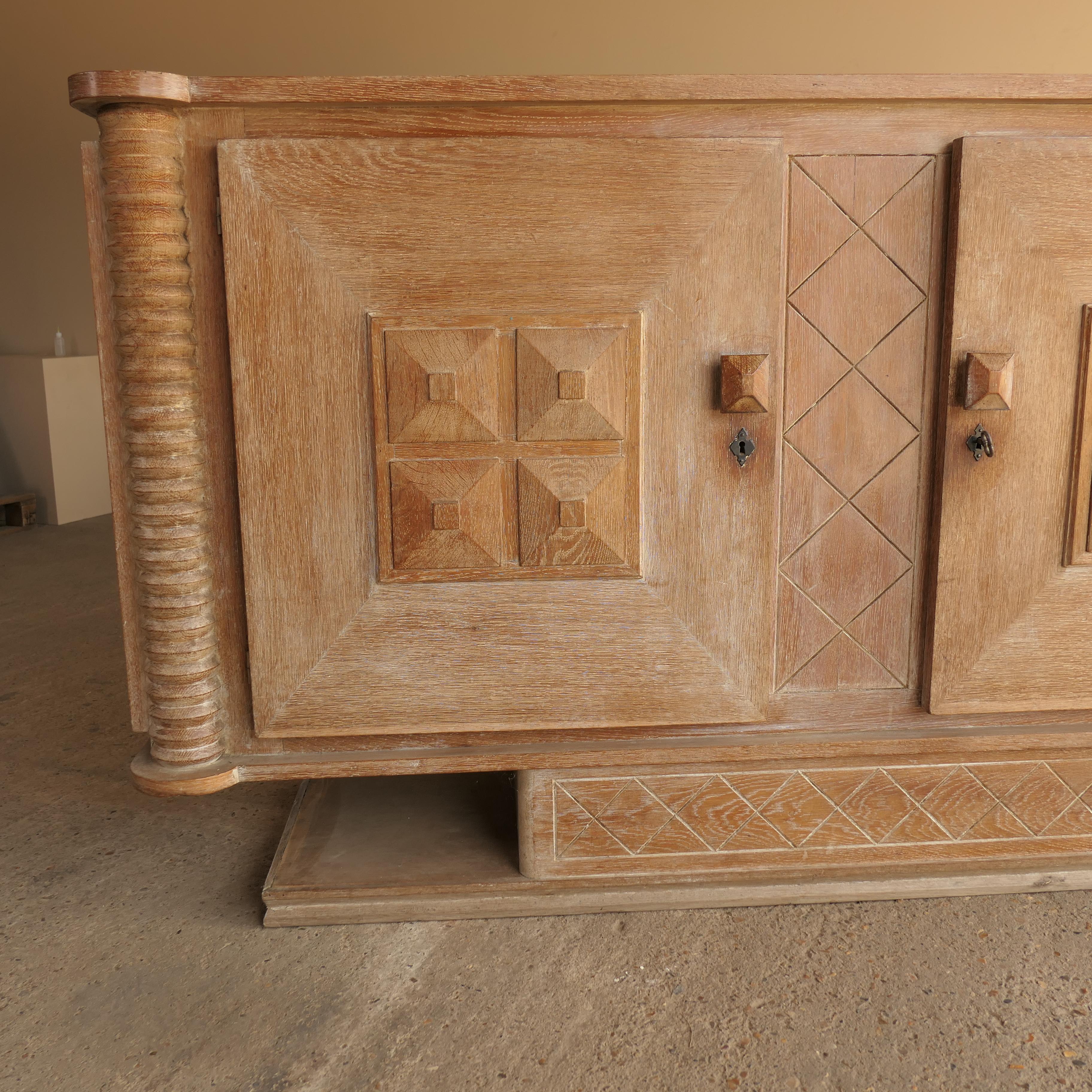 Aparador Dudouyt Roble Calizo siglo XX en venta