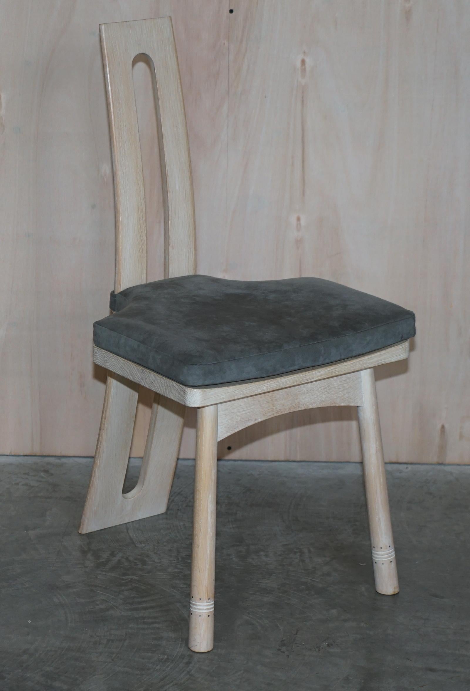 Table de salle à manger et 8 chaises Arts & Crafts de David Gregson en chêne chaulé et étain incrusté en vente 5