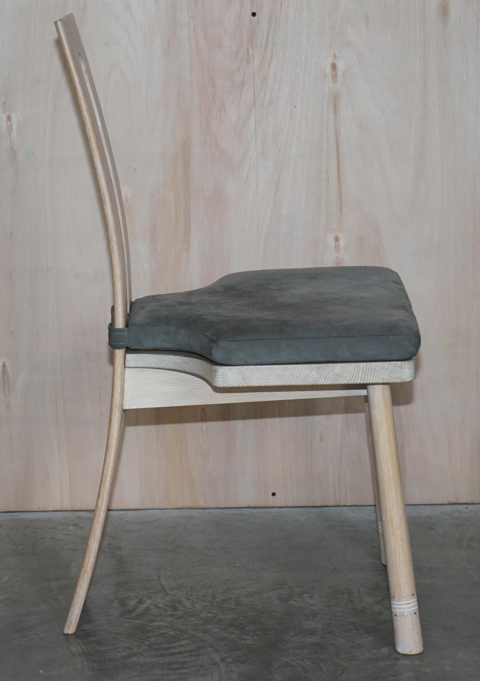 Table de salle à manger et 8 chaises Arts & Crafts de David Gregson en chêne chaulé et étain incrusté en vente 10