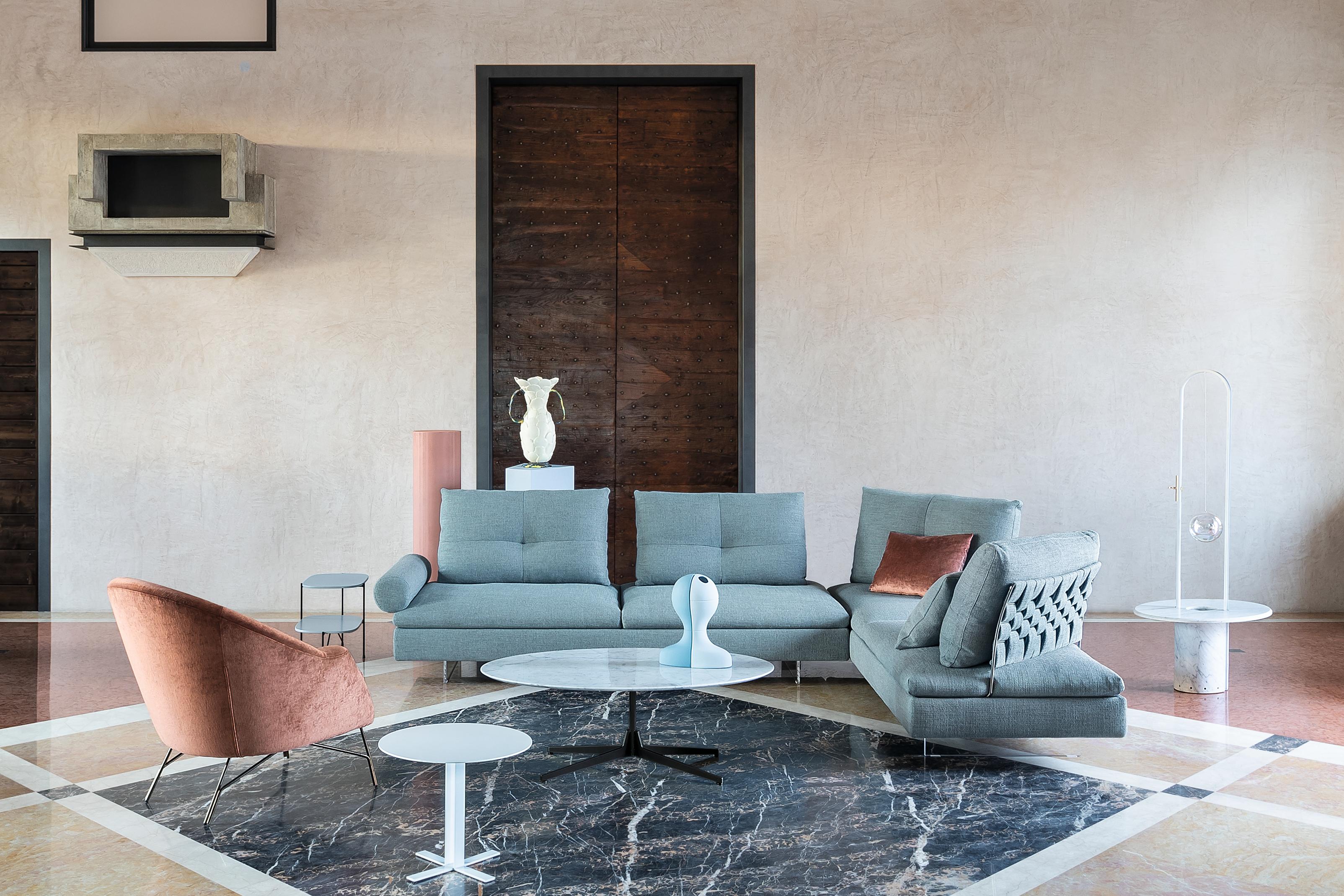Limes New 80 Kleines Sofa mit beigefarbener Polsterung und Rollarmlehne von Sergio Bicego, neu (21. Jahrhundert und zeitgenössisch) im Angebot