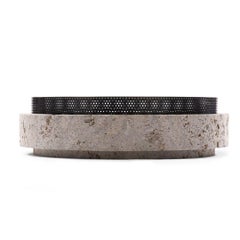 Cuenco de piedra caliza del arquitecto Nicholas Schuybroek, fabricado en Bélgica