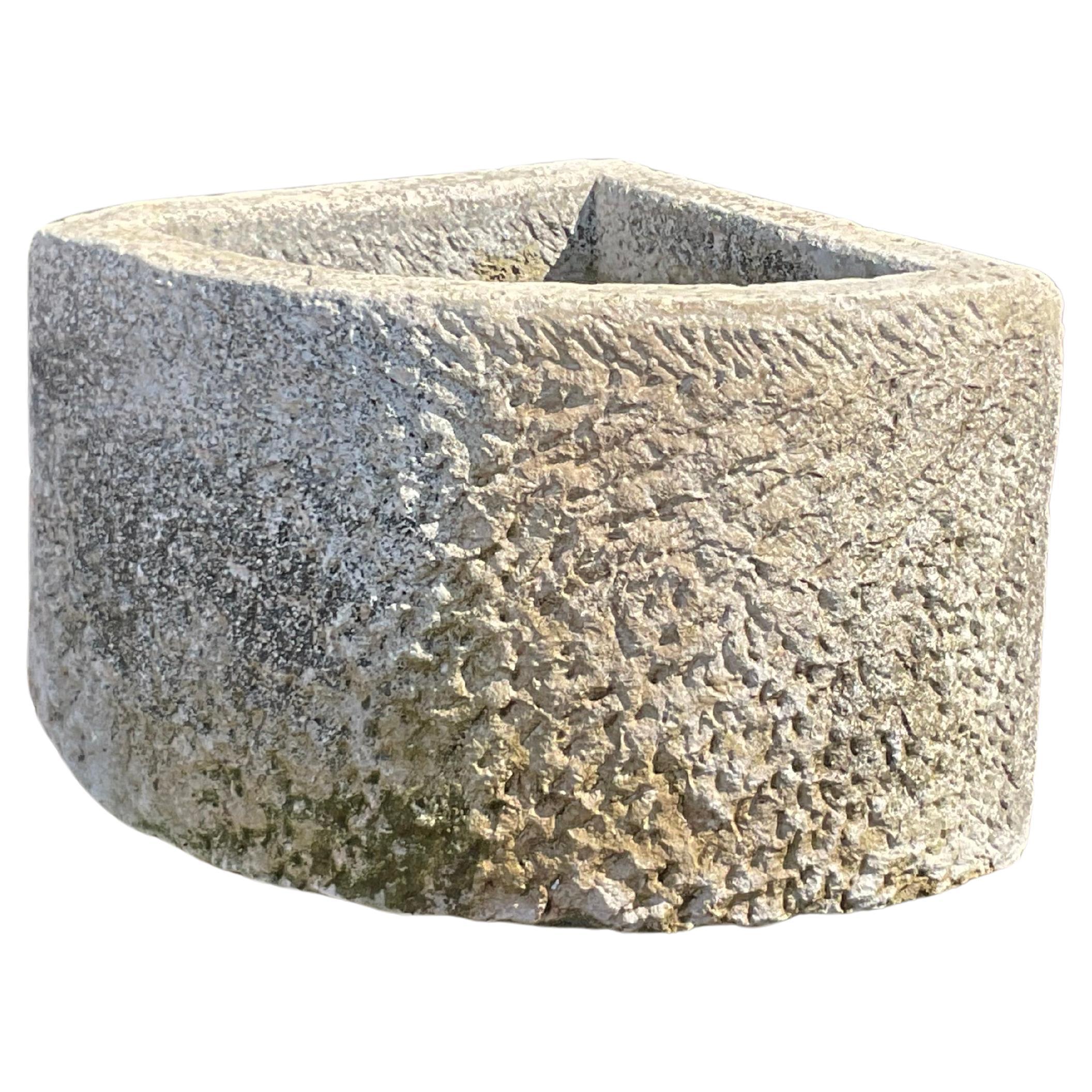 Esquinero de piedra caliza con fachada curva XIXe