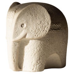 Escultura de elefante de piedra caliza, diseño moderno de mediados de siglo, años 70
