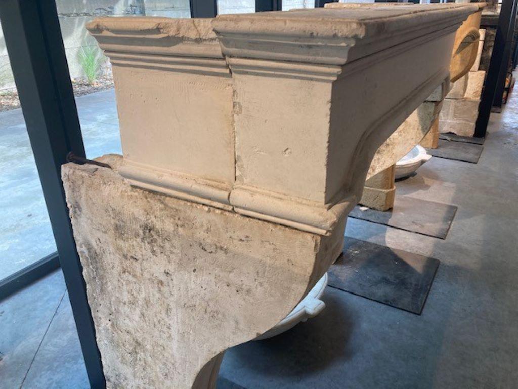 Limestone Fireplace Mantel In Good Condition For Sale In Zedelgem, BE