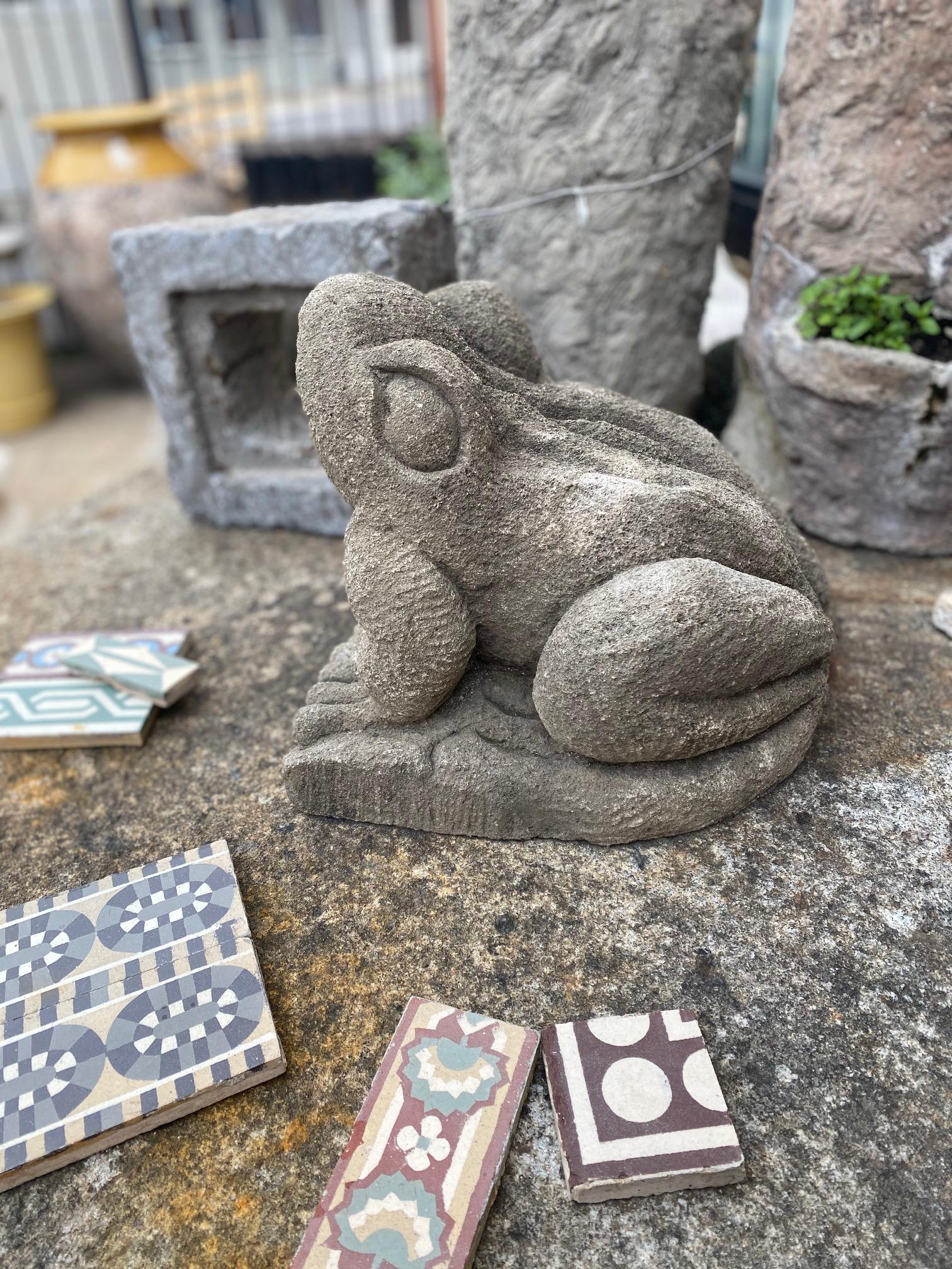 Limestone Frog Statue, Large In Good Condition In Dallas, TX