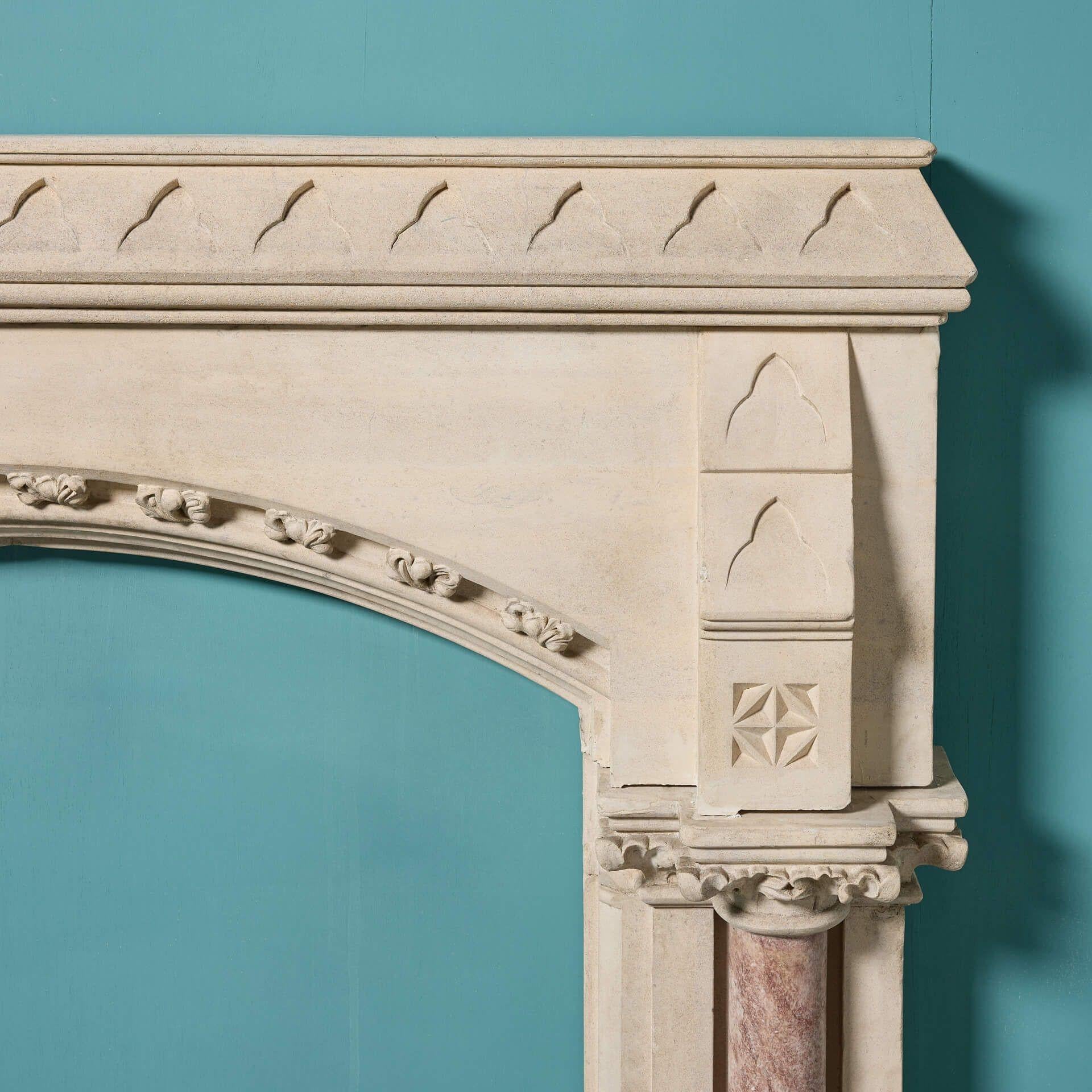 Kaminsims aus Kalkstein im gotischen Revival-Stil in der Art von Pugin im Angebot 4