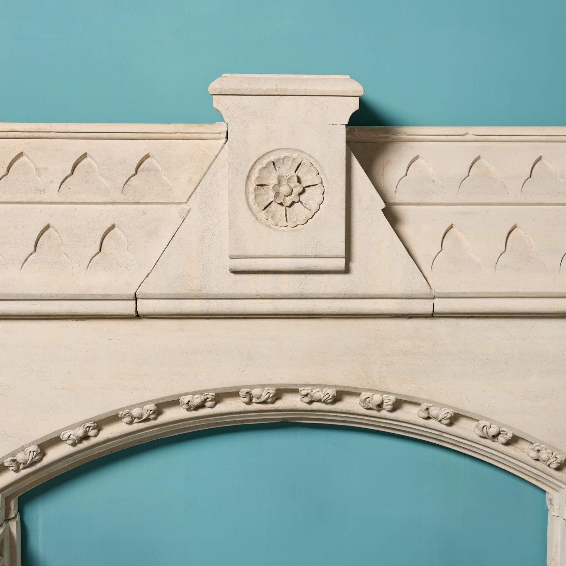 Kaminsims aus Kalkstein im gotischen Revival-Stil in der Art von Pugin im Angebot 8