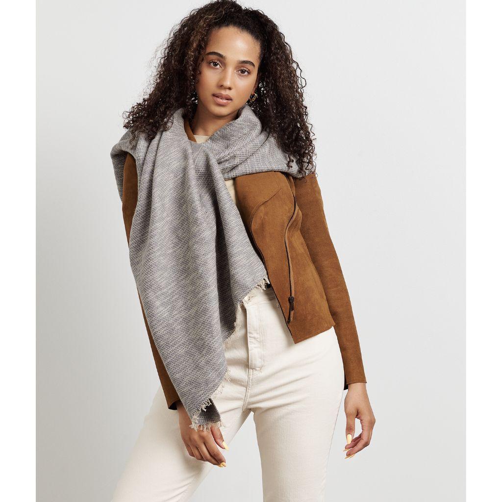 Limestone Handwoven Soft Cashmere Merino Scarf In Neutral Gray For Sale 4