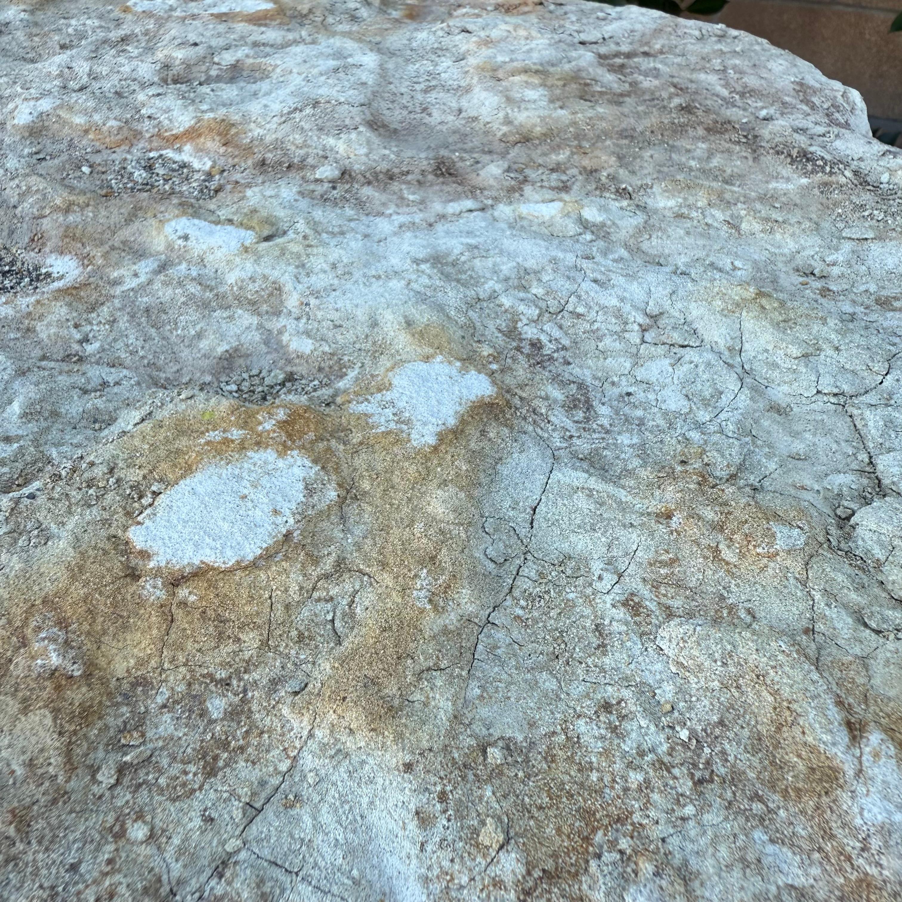 Tavolo o piedistallo per esterni in pietra calcarea da 31