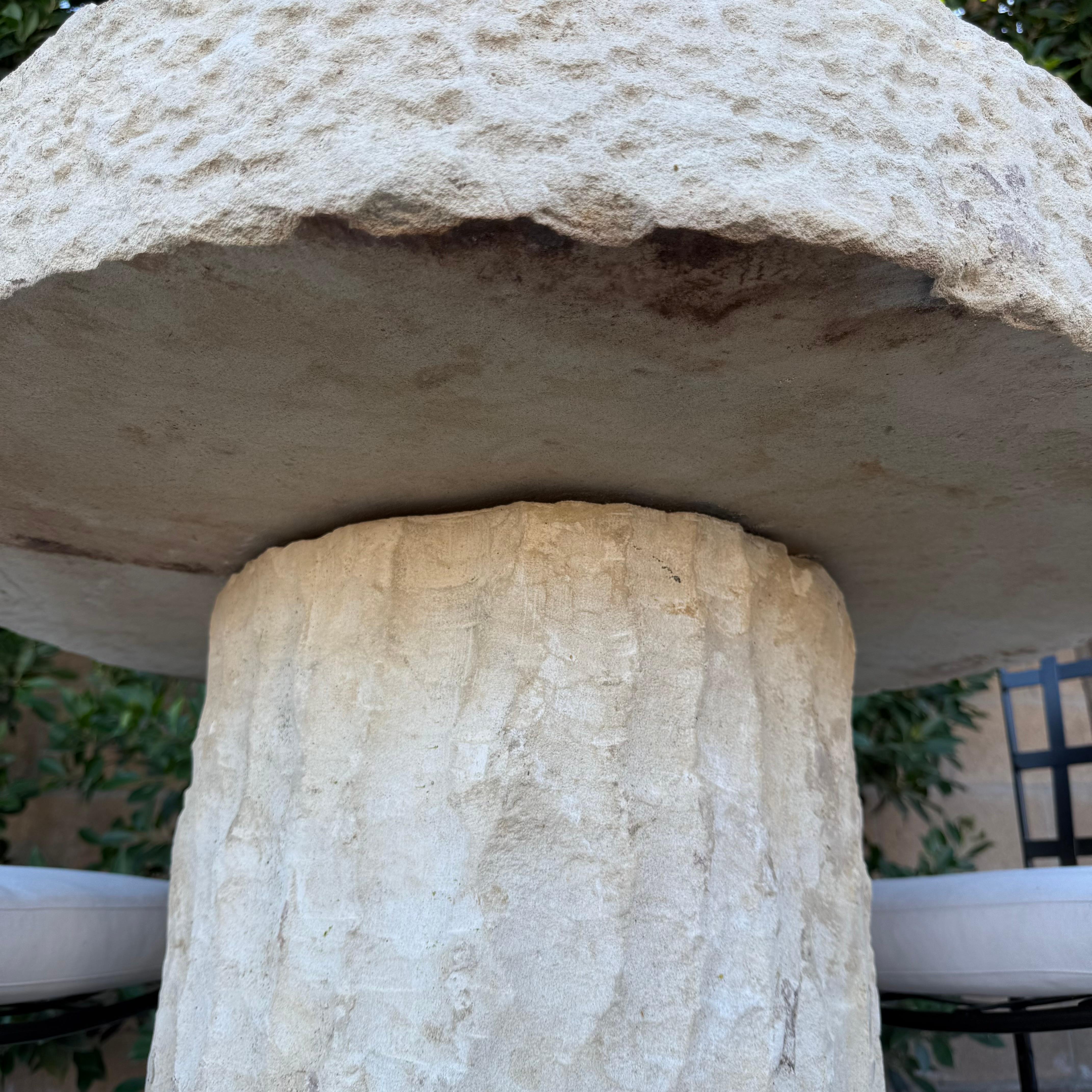 Tavolo o piedistallo per esterni in pietra calcarea da 31