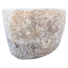 Jardinière ou auge en pierre calcaire