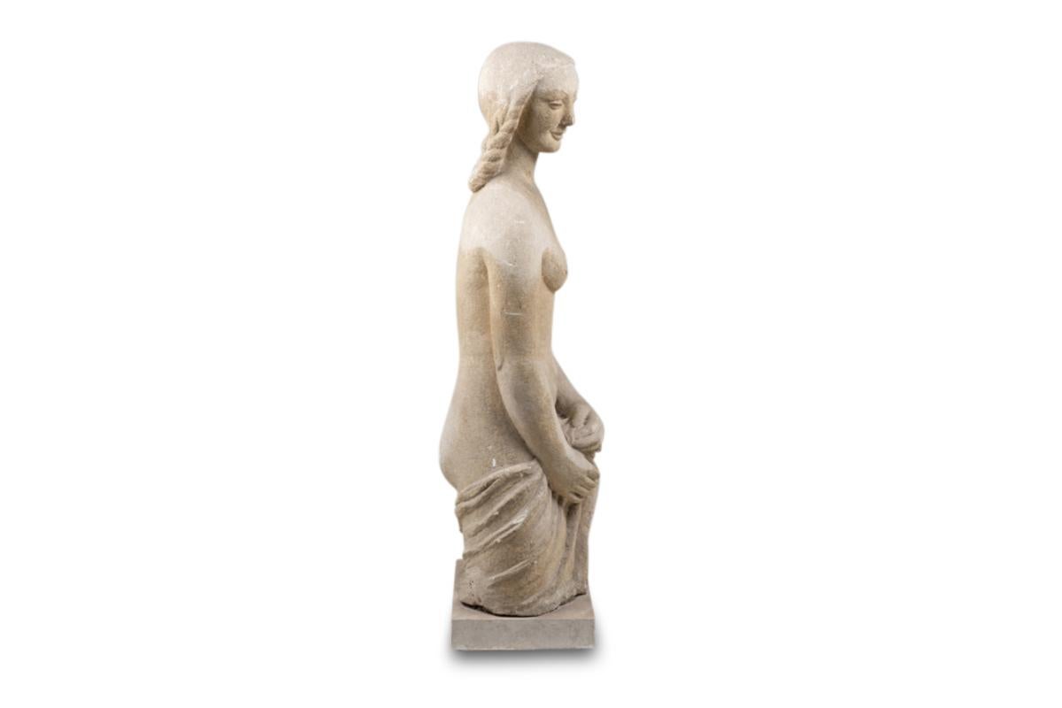 Limestone sculpture representing Marie Madeleine. 1940s. In Excellent Condition For Sale In Saint-Ouen, FR