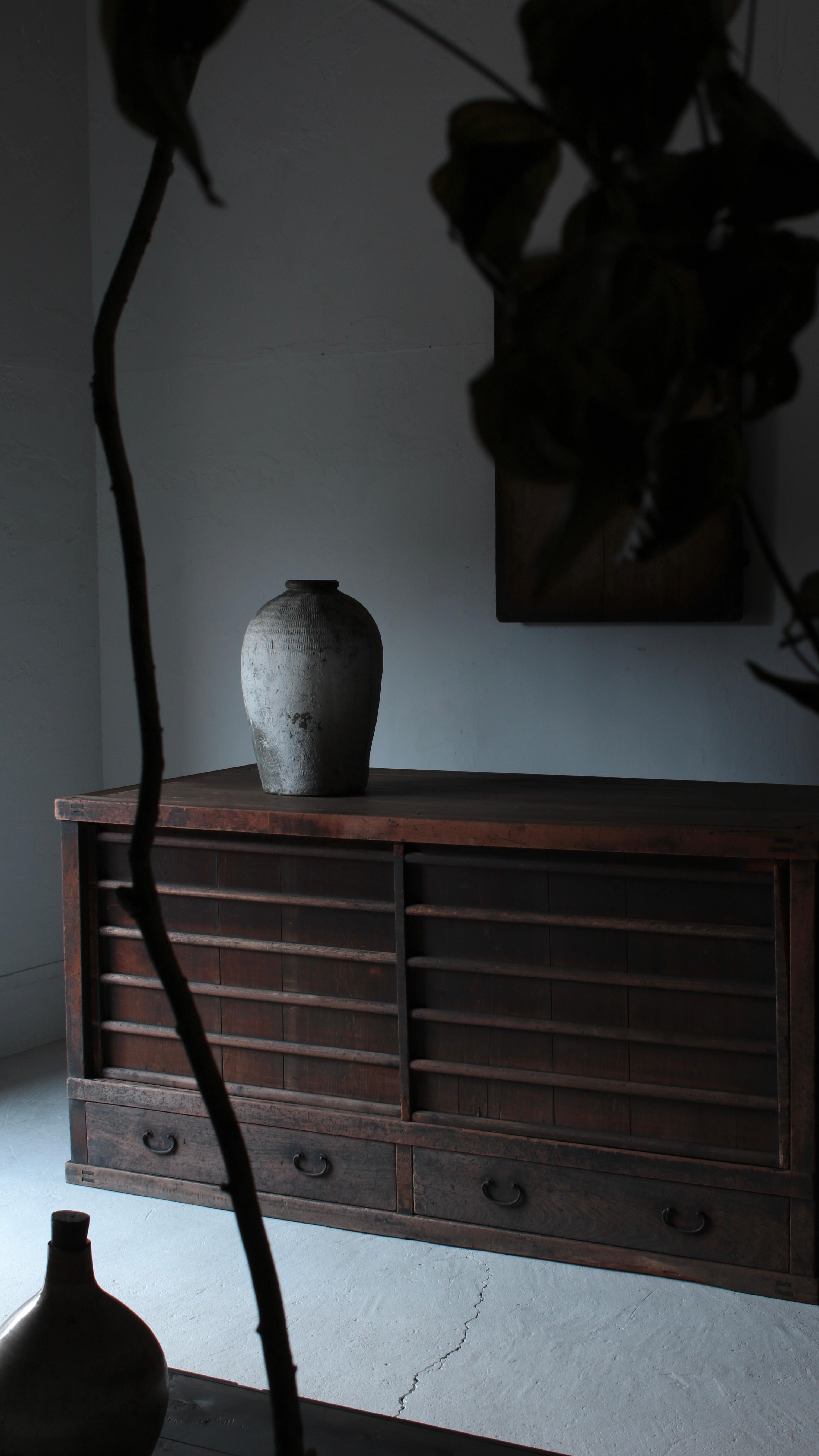 Jarre à saké striée de calcaire / Vase à fleurs / Wabi-sabi en vente 12