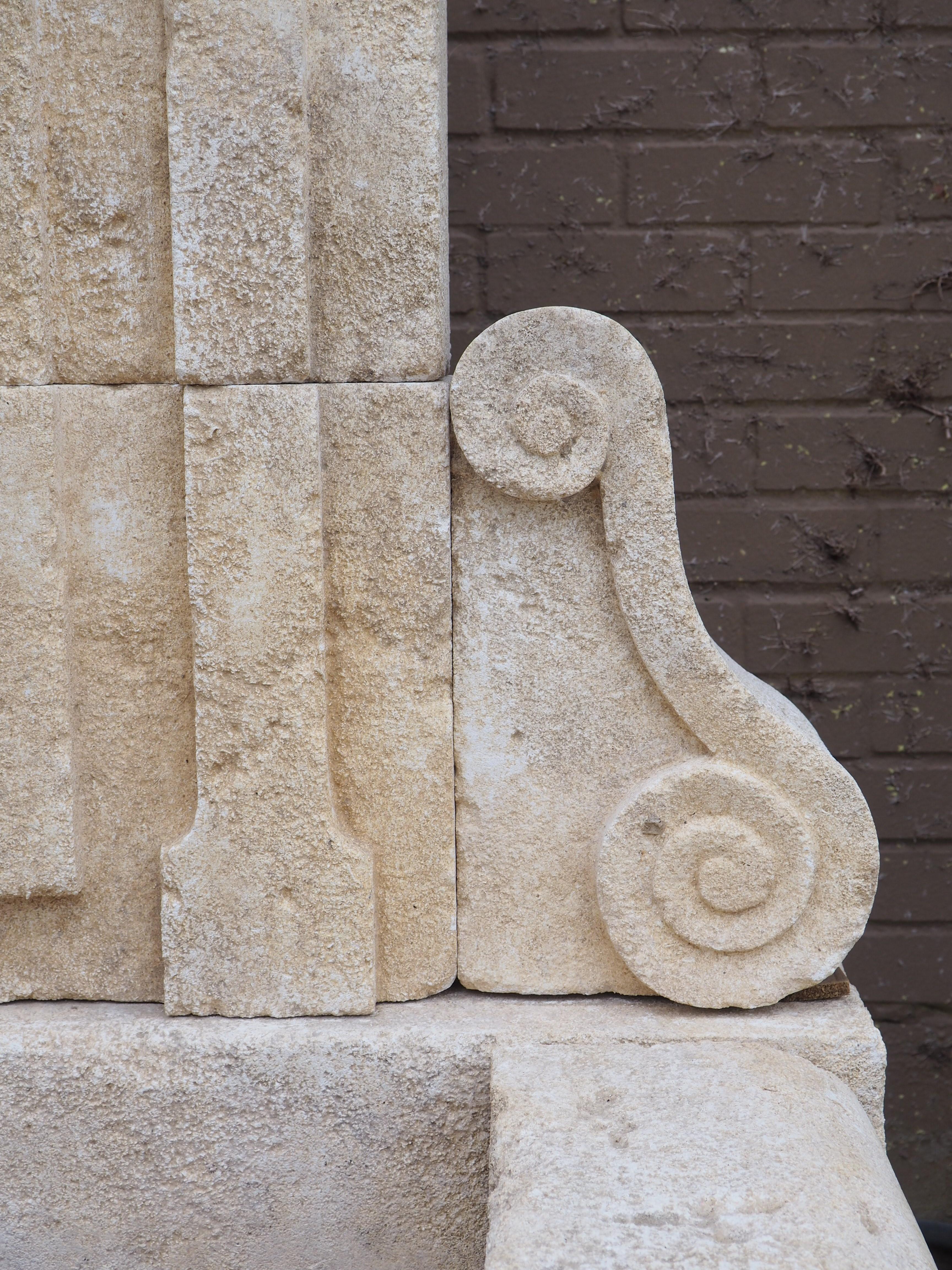 Limestone Wall Fountain from the Vaucluse, Provence France In Good Condition In Dallas, TX
