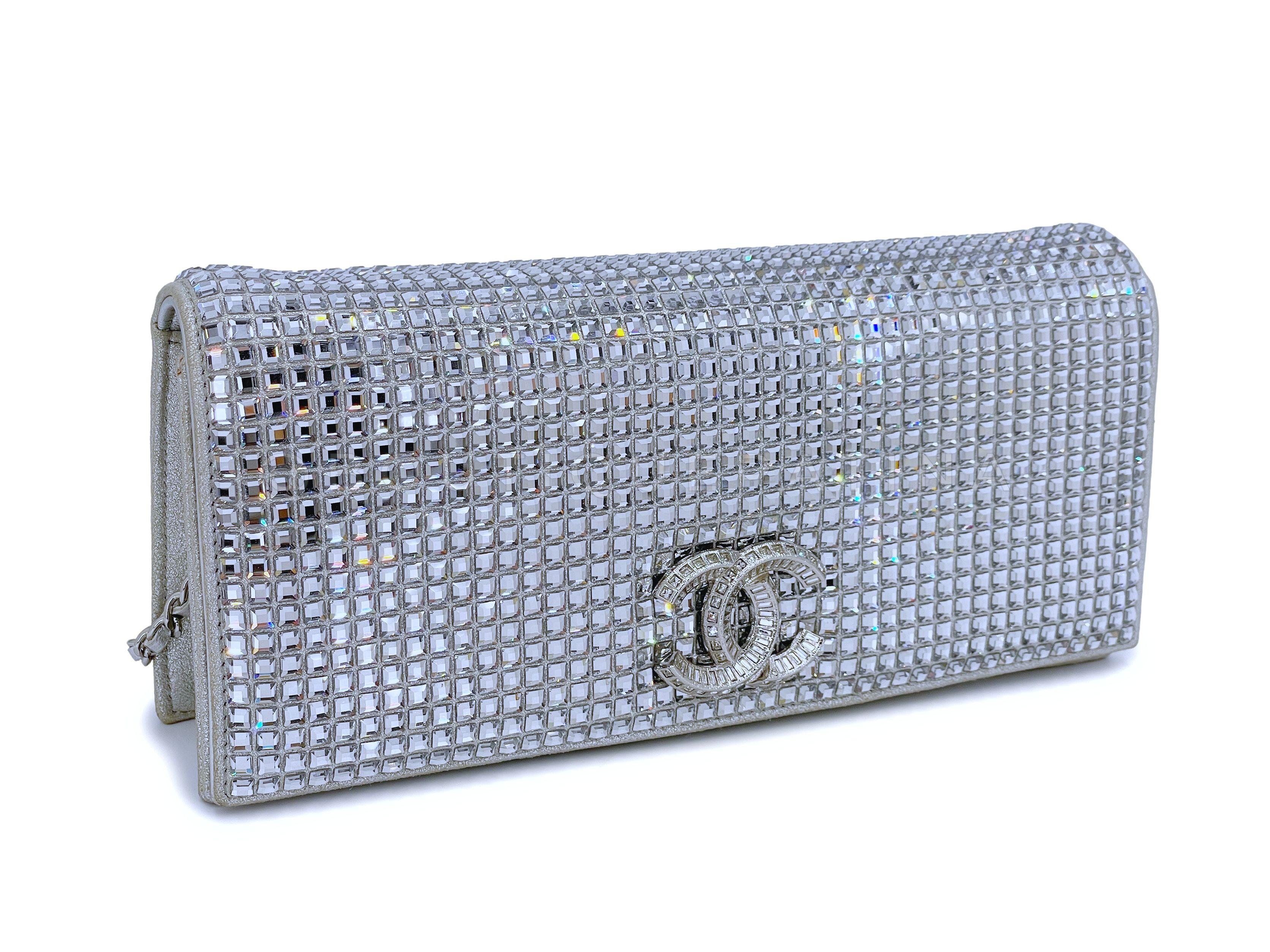 Limited Chanel 15C Paris-Dubai Strass Crystals EW Clutch Flap Bag 67125 In Excellent Condition In Costa Mesa, CA