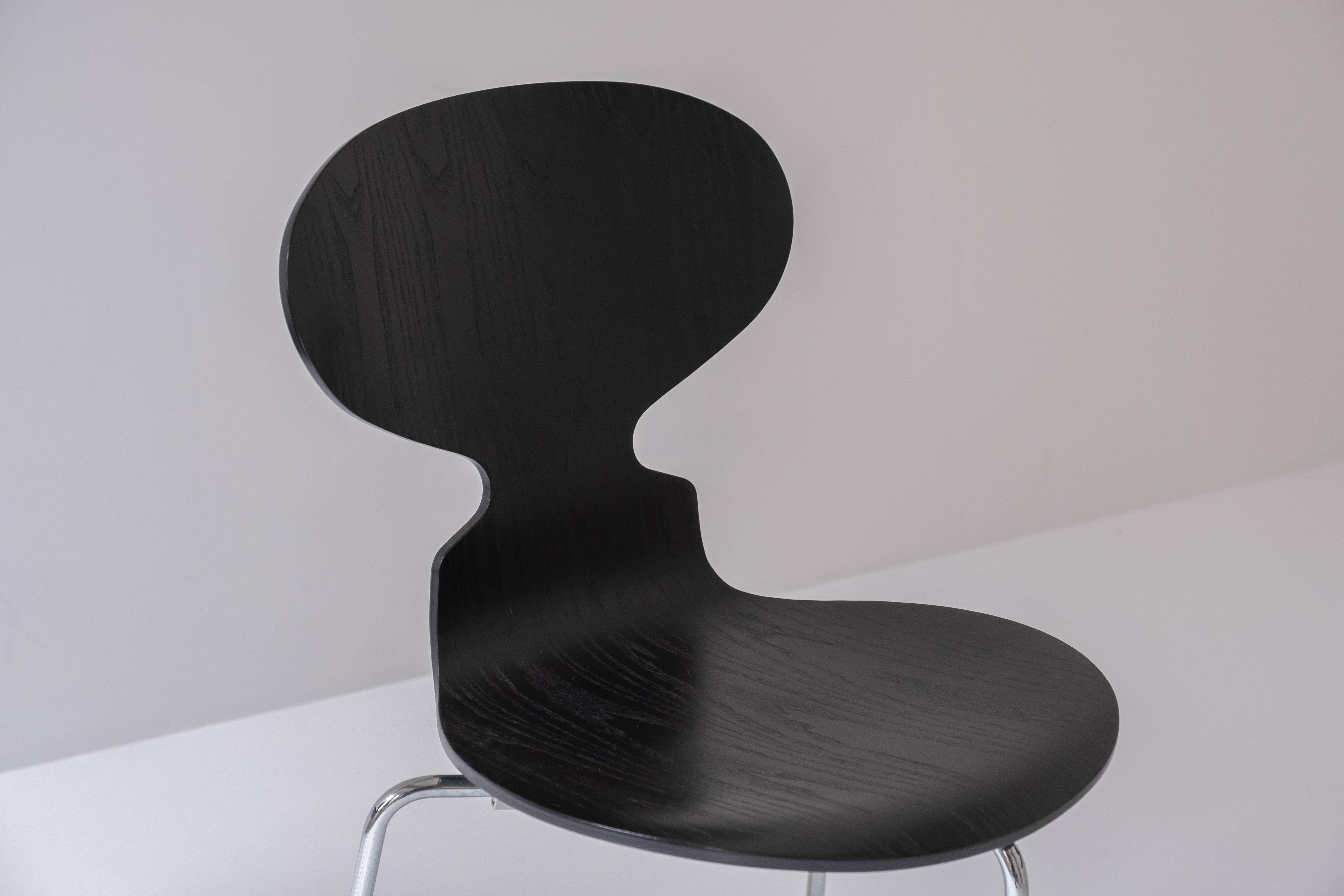 Limited Edition ‘100th Anniversary’ Ant Set by Arne Jacobsen for Fritz Hansen In Good Condition In Antwerp, BE