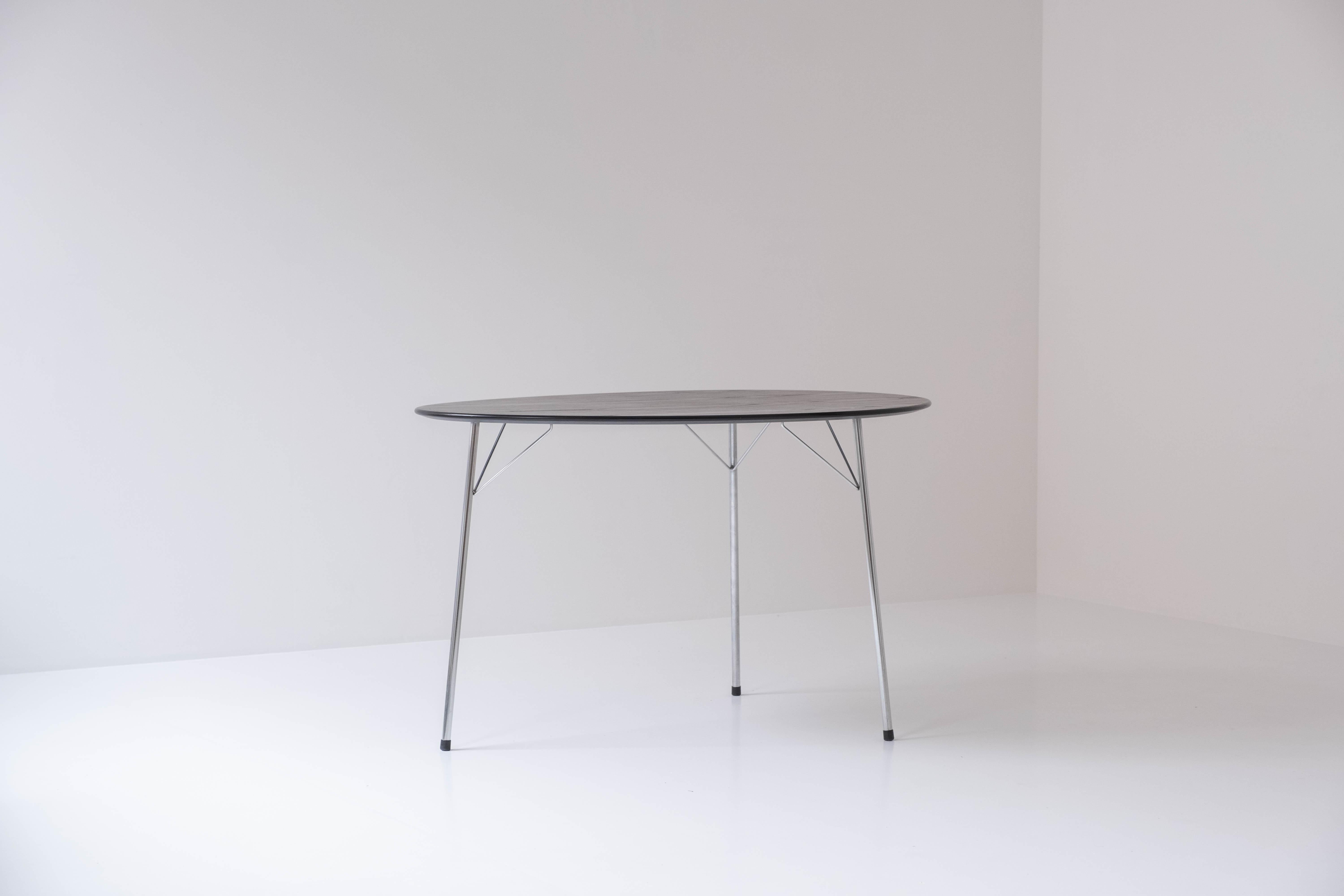 Mid-20th Century Limited Edition ‘100th Anniversary’ Ant Set by Arne Jacobsen for Fritz Hansen