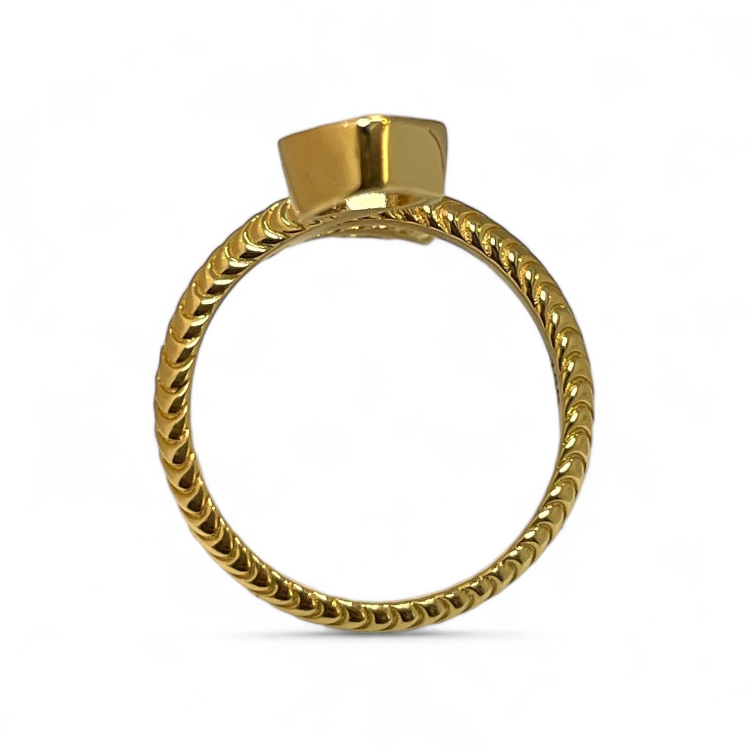 Limited Edition 18K Yellow Gold 0.75 carat Natural Diamond Snake Ring In New Condition In New York, NY