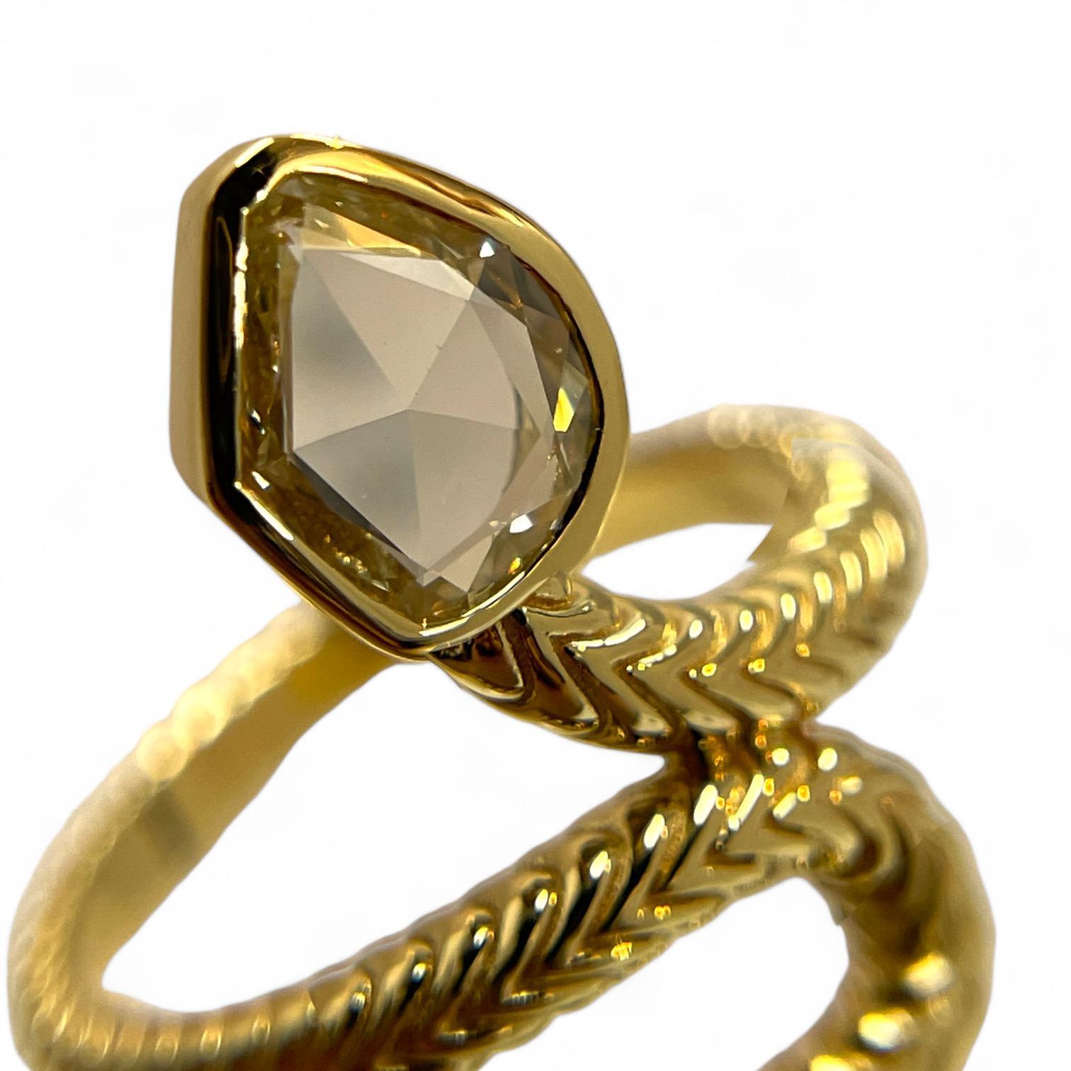 Women's or Men's Limited Edition 18K Yellow Gold 0.75 carat Natural Diamond Snake Ring