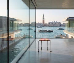 Sgabello basso "543 Broadway" in edizione limitata, disegnato da Gaetano Pesce per Meritalia, in resina