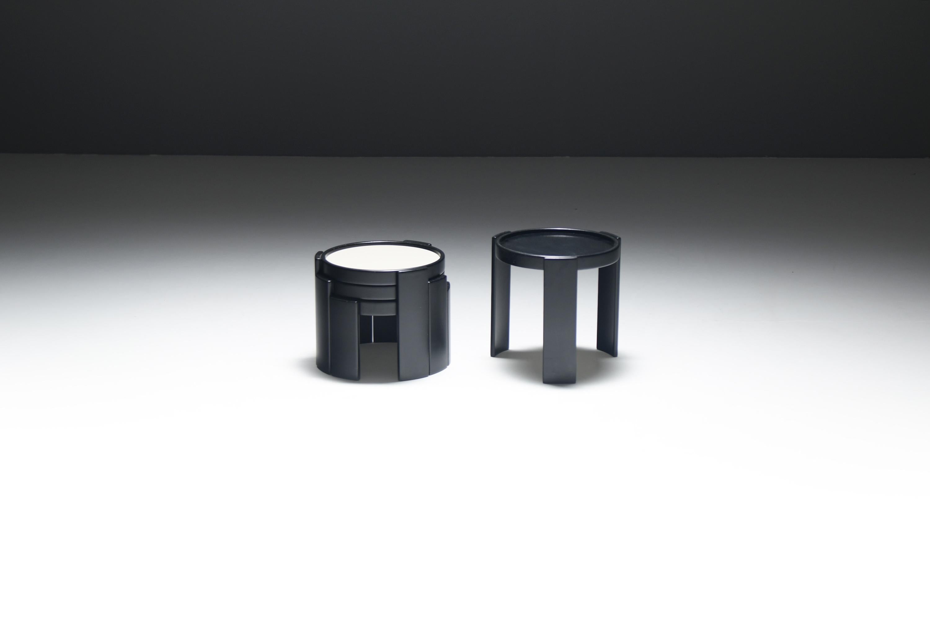 Tables gigognes 