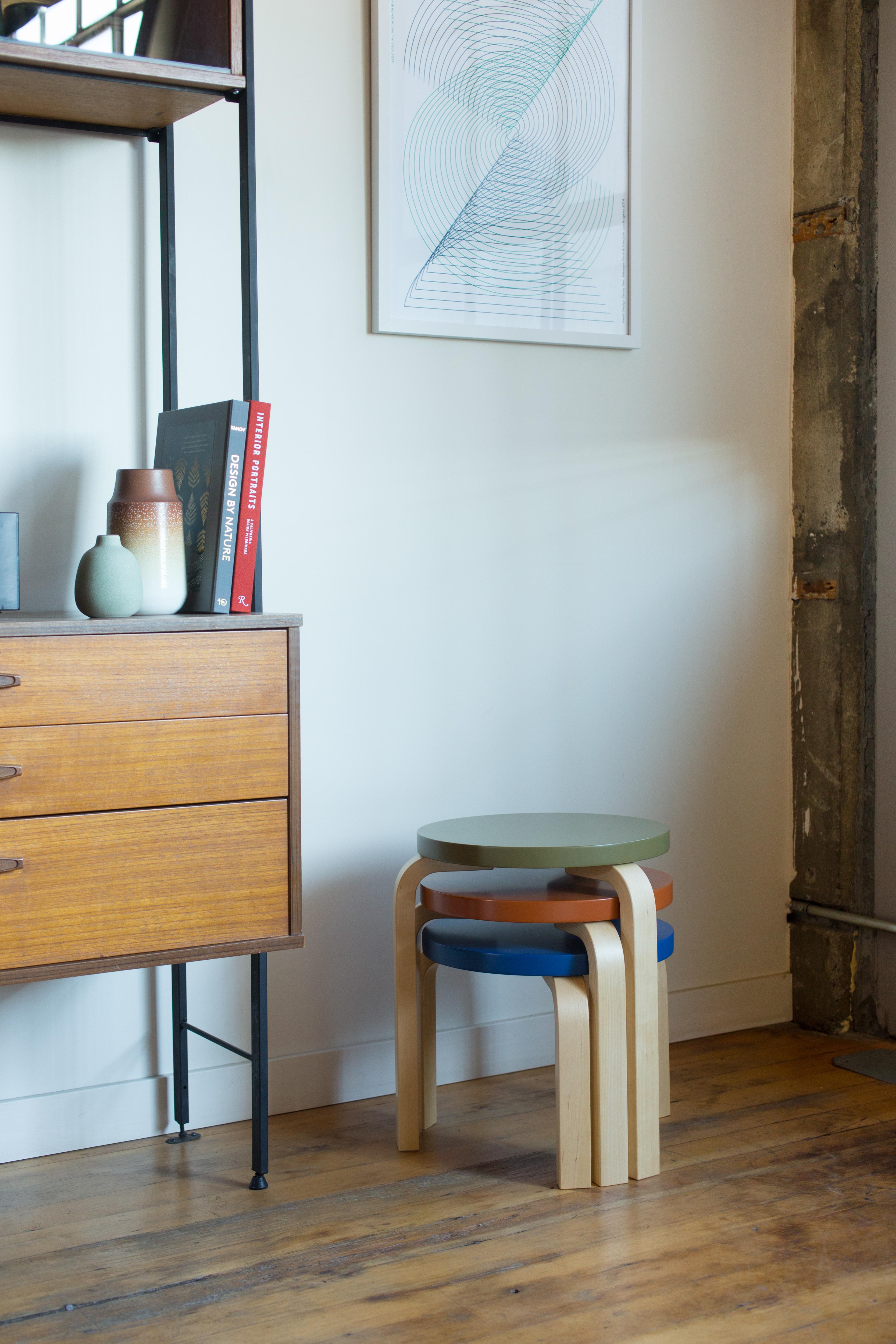 Alvar Aalto Hocker in limitierter Auflage, 60er-Set, Schachtelset von Artek + Heath im Zustand „Neu“ in New York, NY