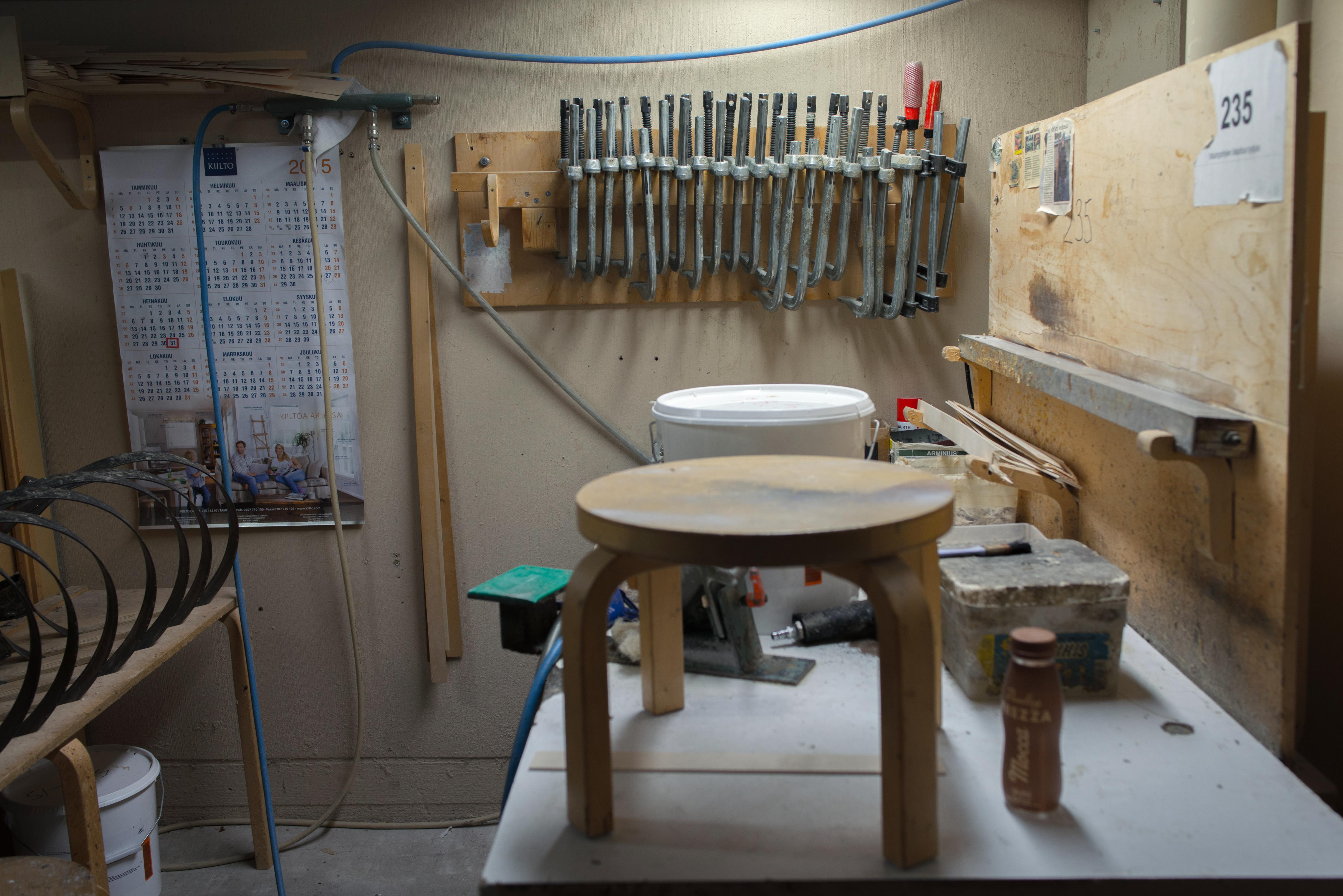 Alvar Aalto Hocker in limitierter Auflage, 60er-Set, Schachtelset von Artek + Heath 2