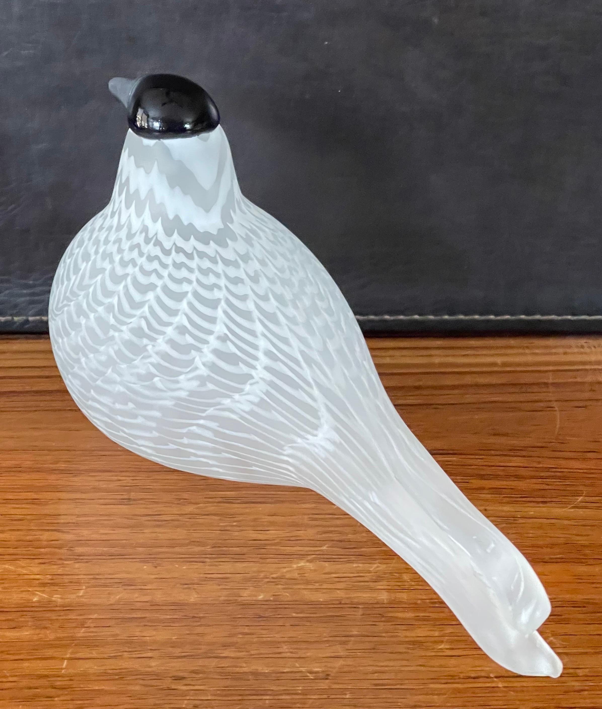 Limited Edition Art Glass Bird Sculpture by Oiva Toikka / Nuutajarvi of Finland In Good Condition In San Diego, CA