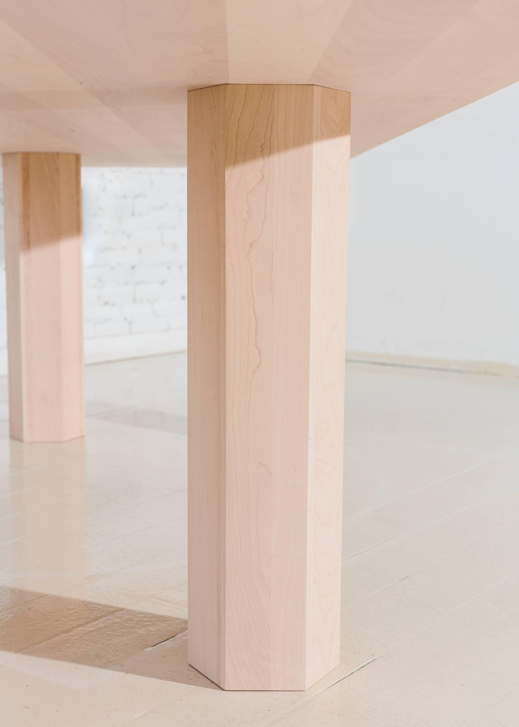 Table à manger en bois d'assemblage en édition limitée en érable de Fort Standard en vente 4