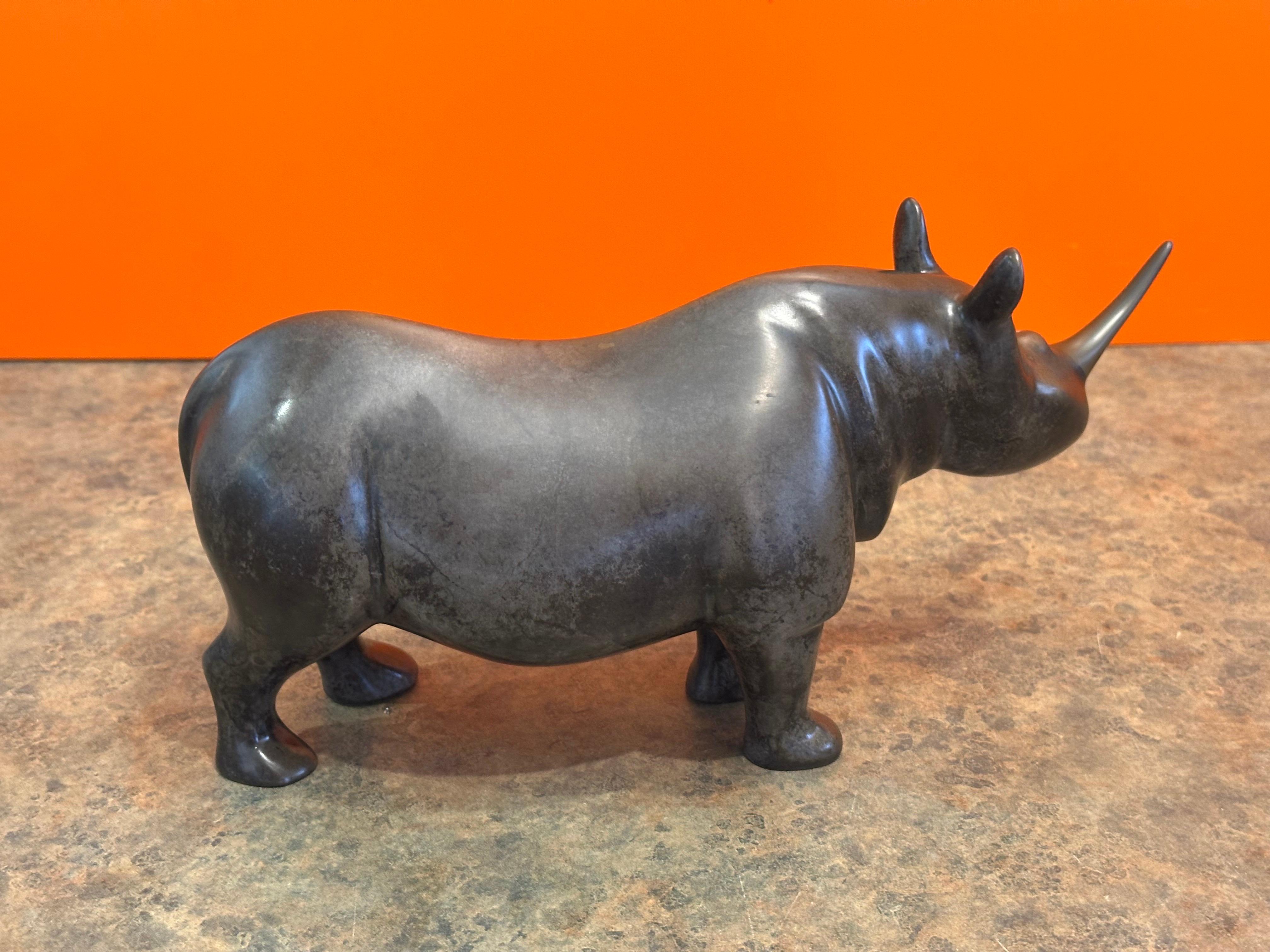 Limited Edition Bronze Rhinoceros Sculpture by Loet Vanderveen en vente 4